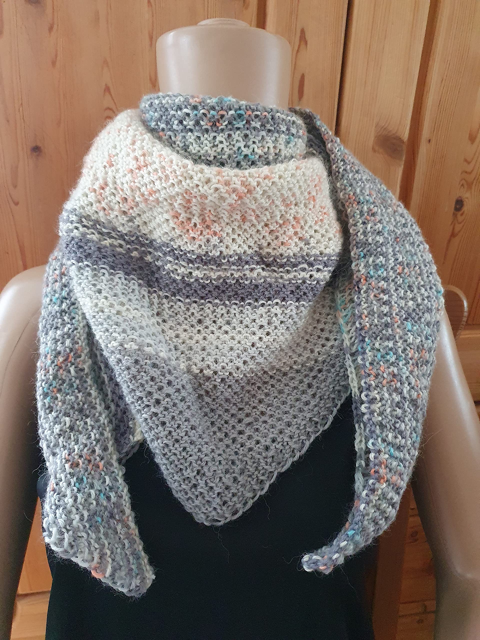 Wollschal ca. 130 x 57 cm Schal handgestrickt Dreieckstuch Dreieck Halstuch Schultertuch