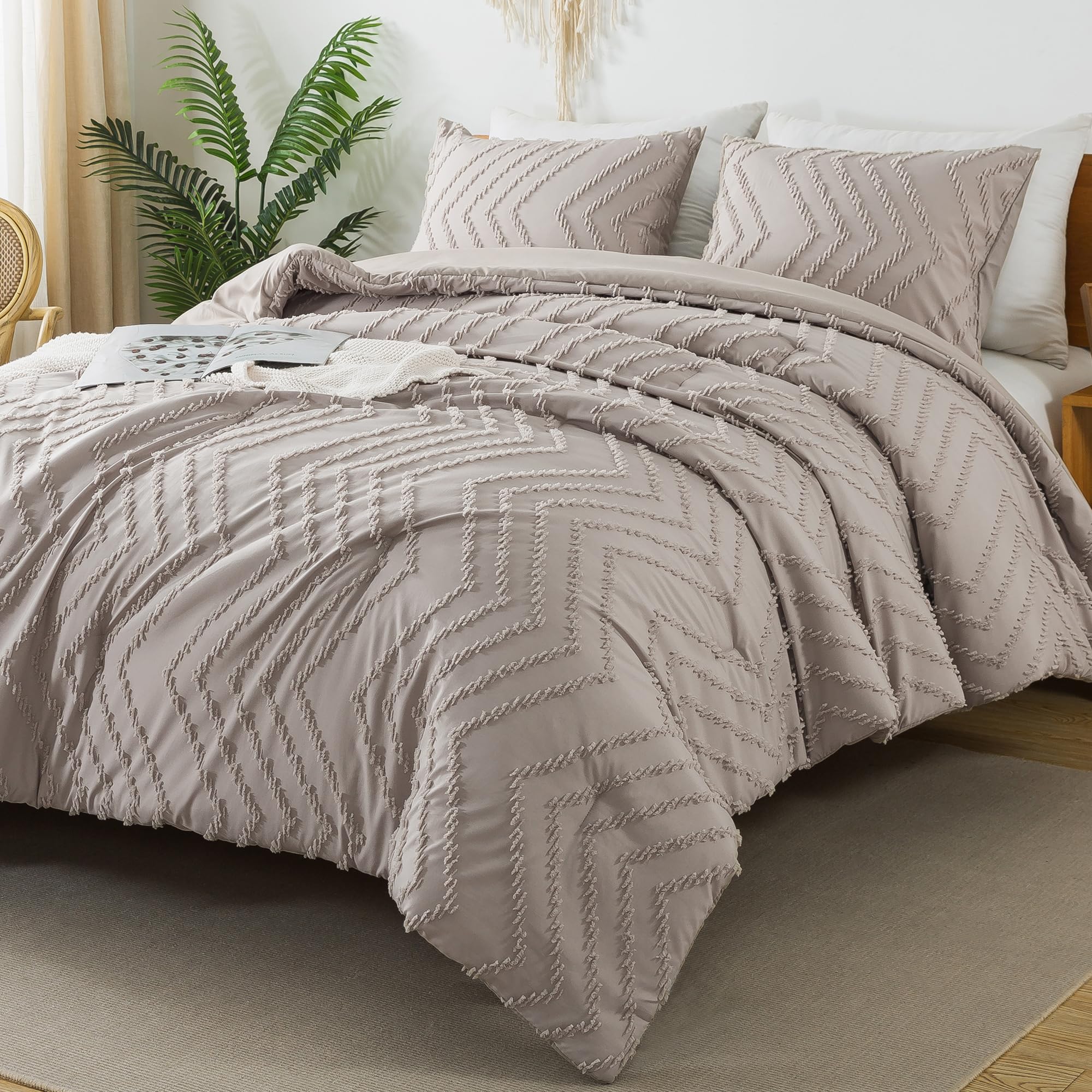 Litanika Oatmeal Comforter Set Queen Size, 3 Pieces Boho Summer Chevron Tufted Bedding Set & Collections, All Season Bed Set (90x90In Comforter and 2 Pillow Shams)