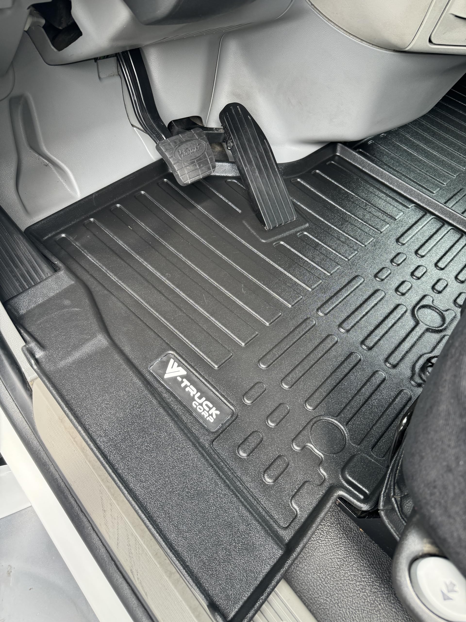 Amazon.com: V-TRUCK CORP FLOOR MATS FOR PETERBILT 579 567 3