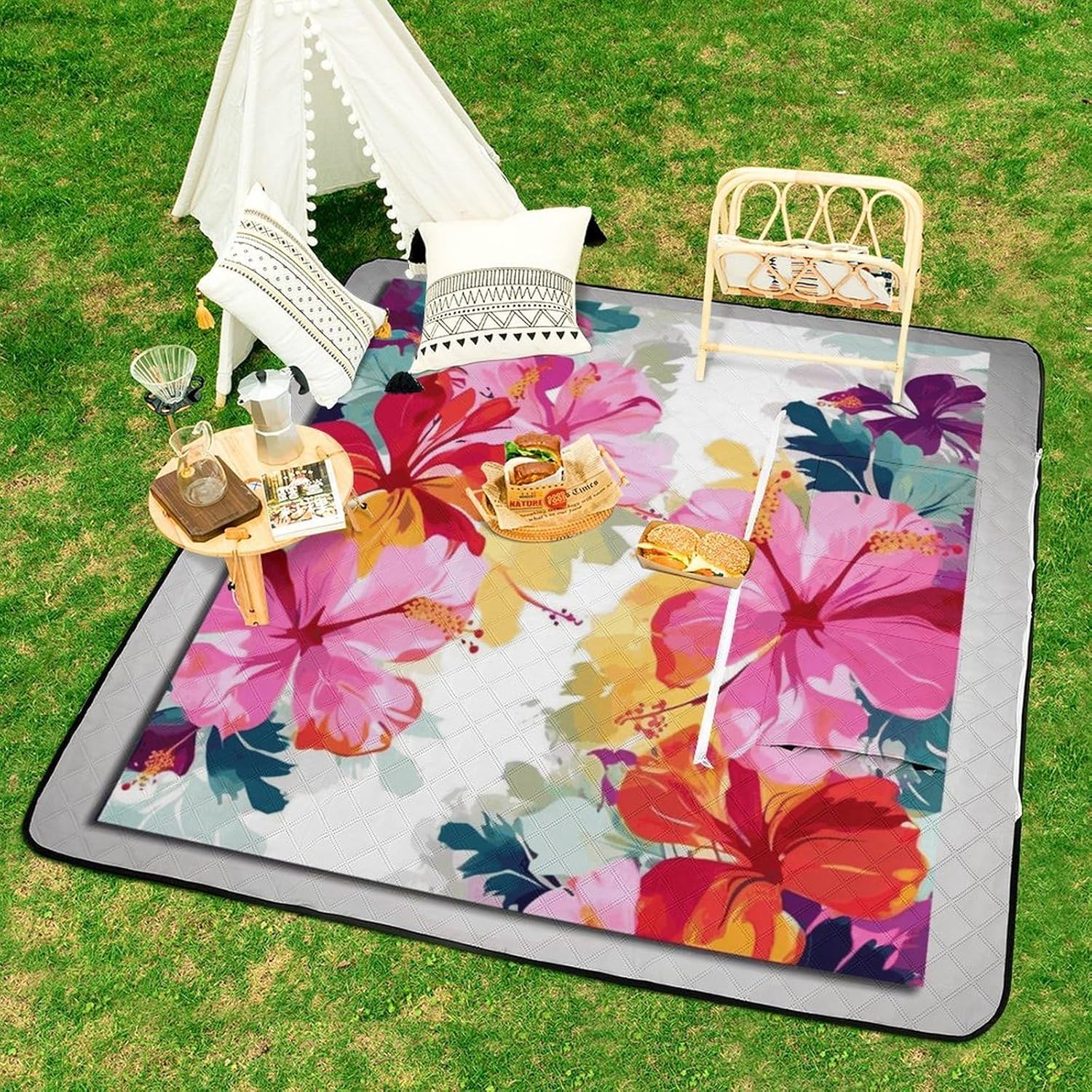 Hawaiian Flower Print Picnic Blanket with Zipper Water Resistant Sand Free Picnic Mat Washable Foldable Easy Carry Beach Blanket for Lawn Beach Hiking Camping