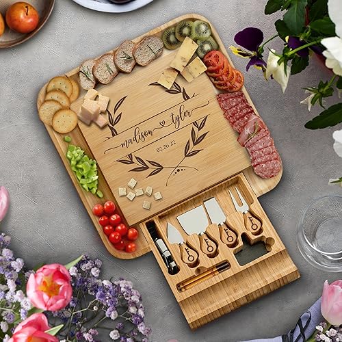 Vista 10 de Juego de regalo de tabla de embutidos – Tabla de queso de bambú y bandeja para servir para carne, queso, galletas, frutas – Tablas grandes de madera