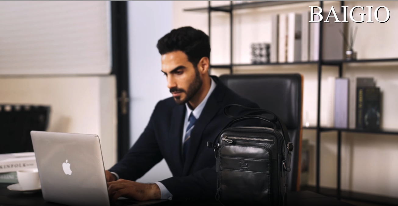 Borsa A Tracolla Uomo In Vera Pelle – Piccola, Nera, Viaggio, Zip, Nuova Con Etichette