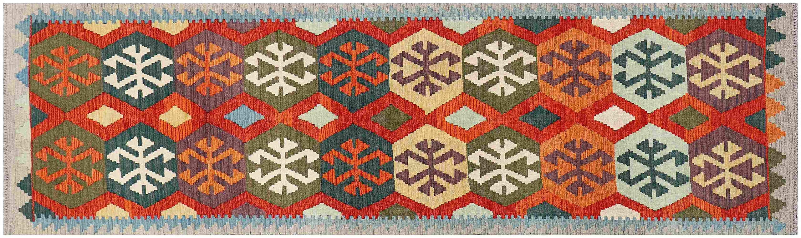 Tapis Kelim Afghan Maimana pour réchauffer un couloir vide et froid