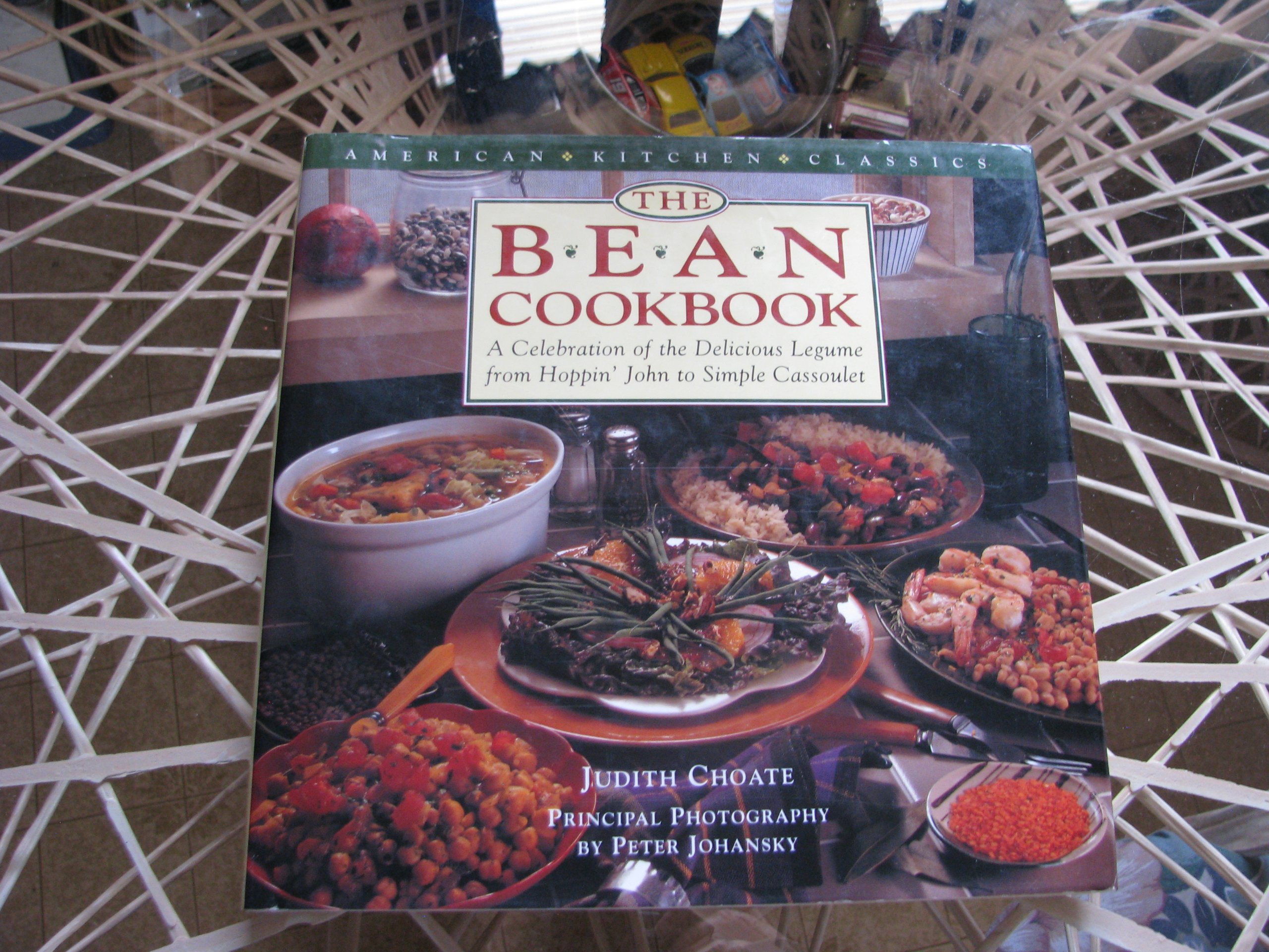 The Bean Cookbook: A Celebration of the Delicious Legume from Hoppin' John to Simple Cassoulet (American Kitchen Classics)