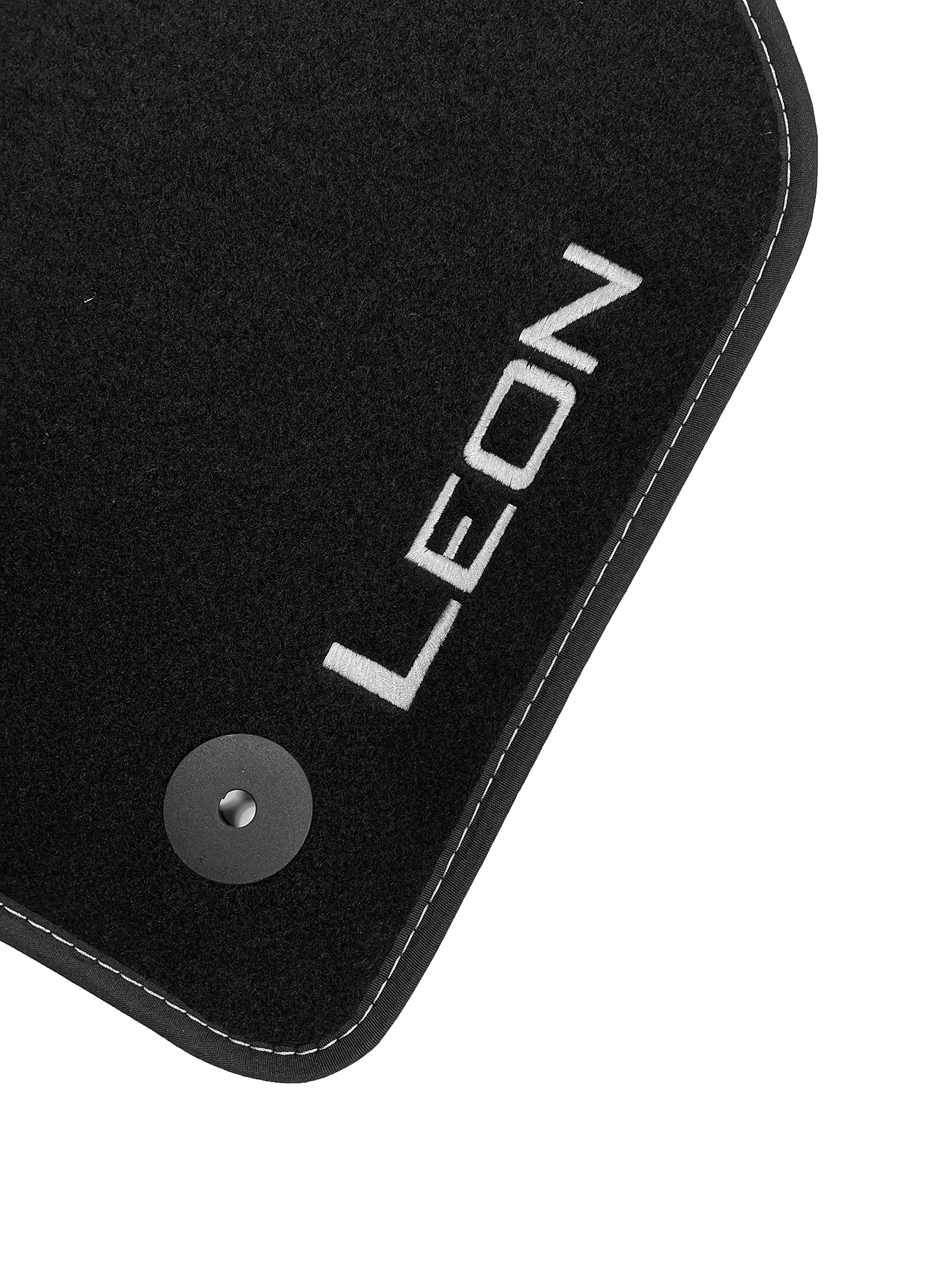 Tappetini compatibili per Leon Terza generazione dal 2012 al 2020 con logo ricamato e battitacco (1 ricamo)