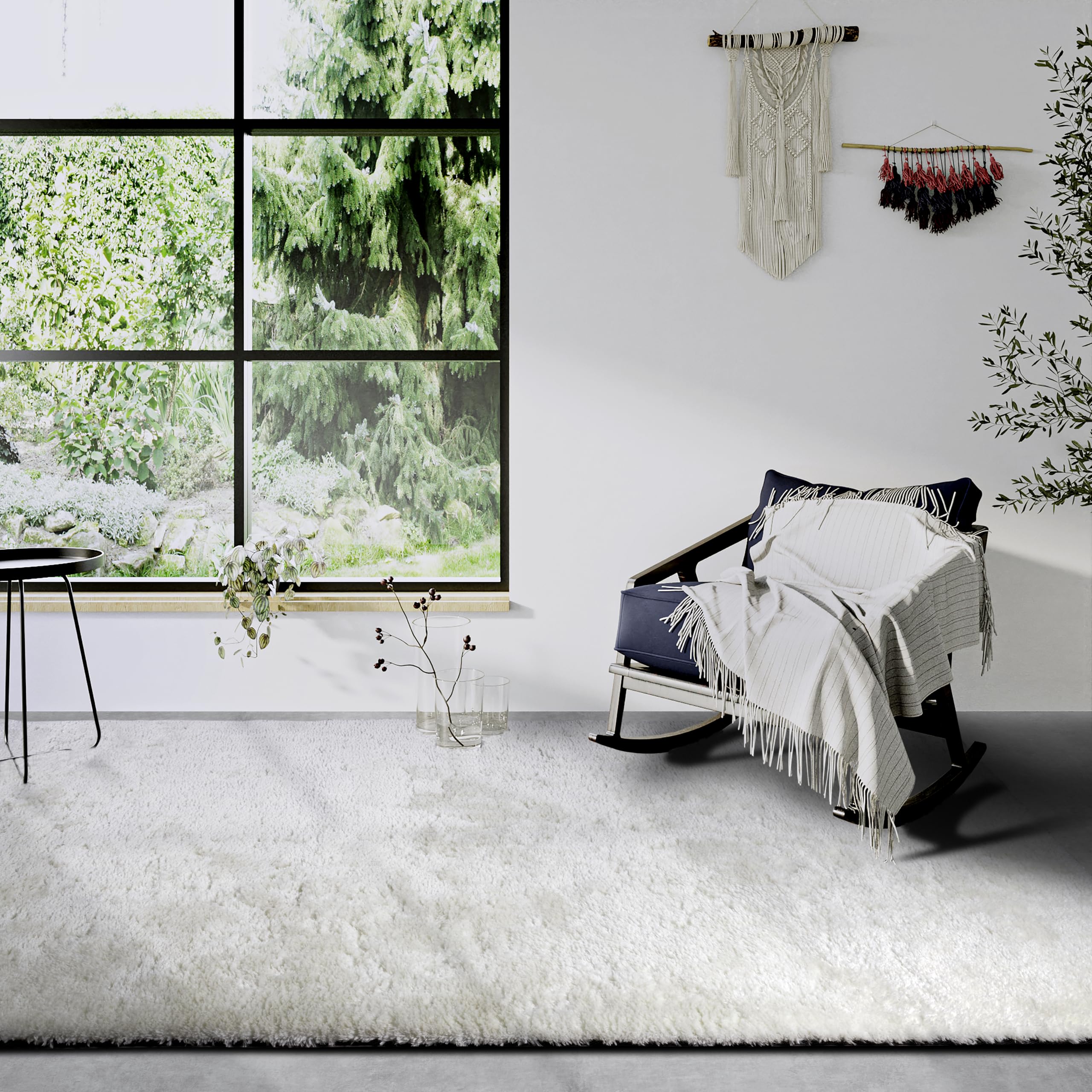 Tapis de salon contre les sols froids avec son revêtement moelleux unie