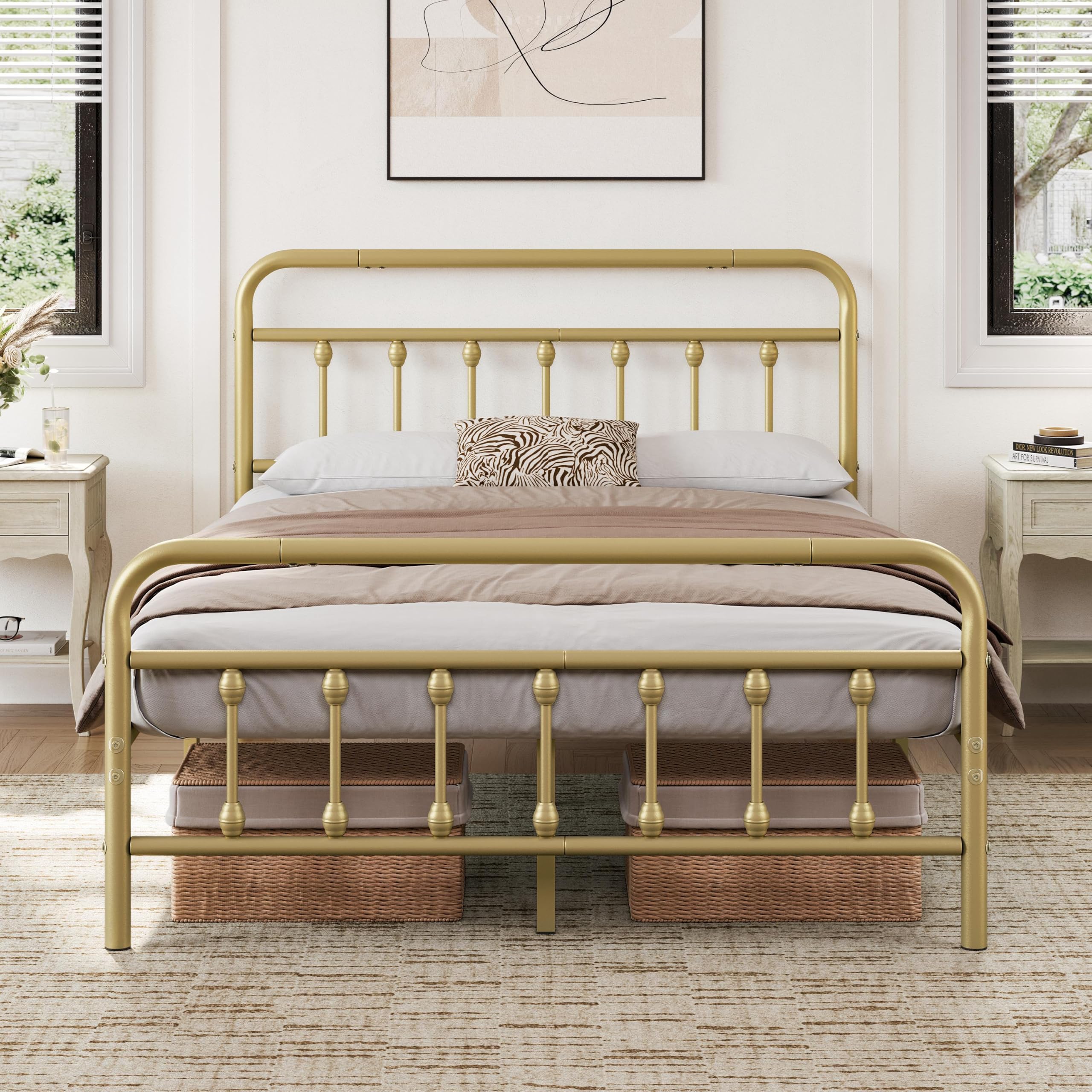 Yaheetech Queen Metal Platform Bed Frame