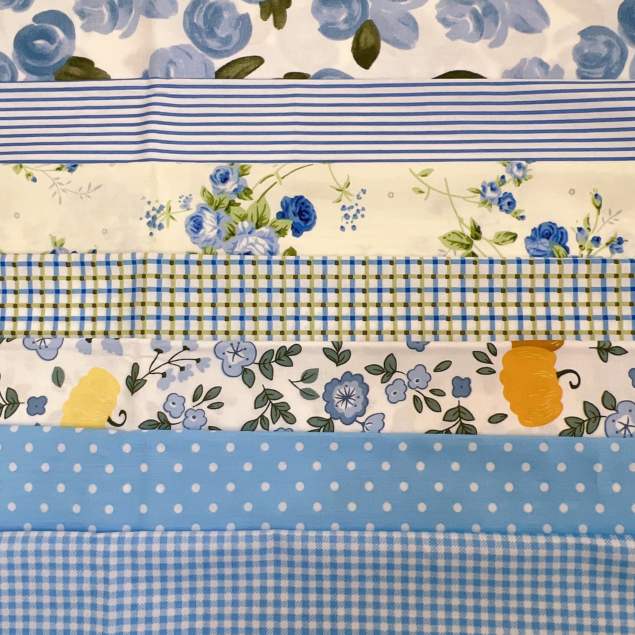 Cotton Fabric DIY Making Supplies Quilting Patchwork Fabric Fat Quarter Bundles DIY for Quilting Cotton Patchwork Cushions (Small Blue Flowers, 20" x 20")