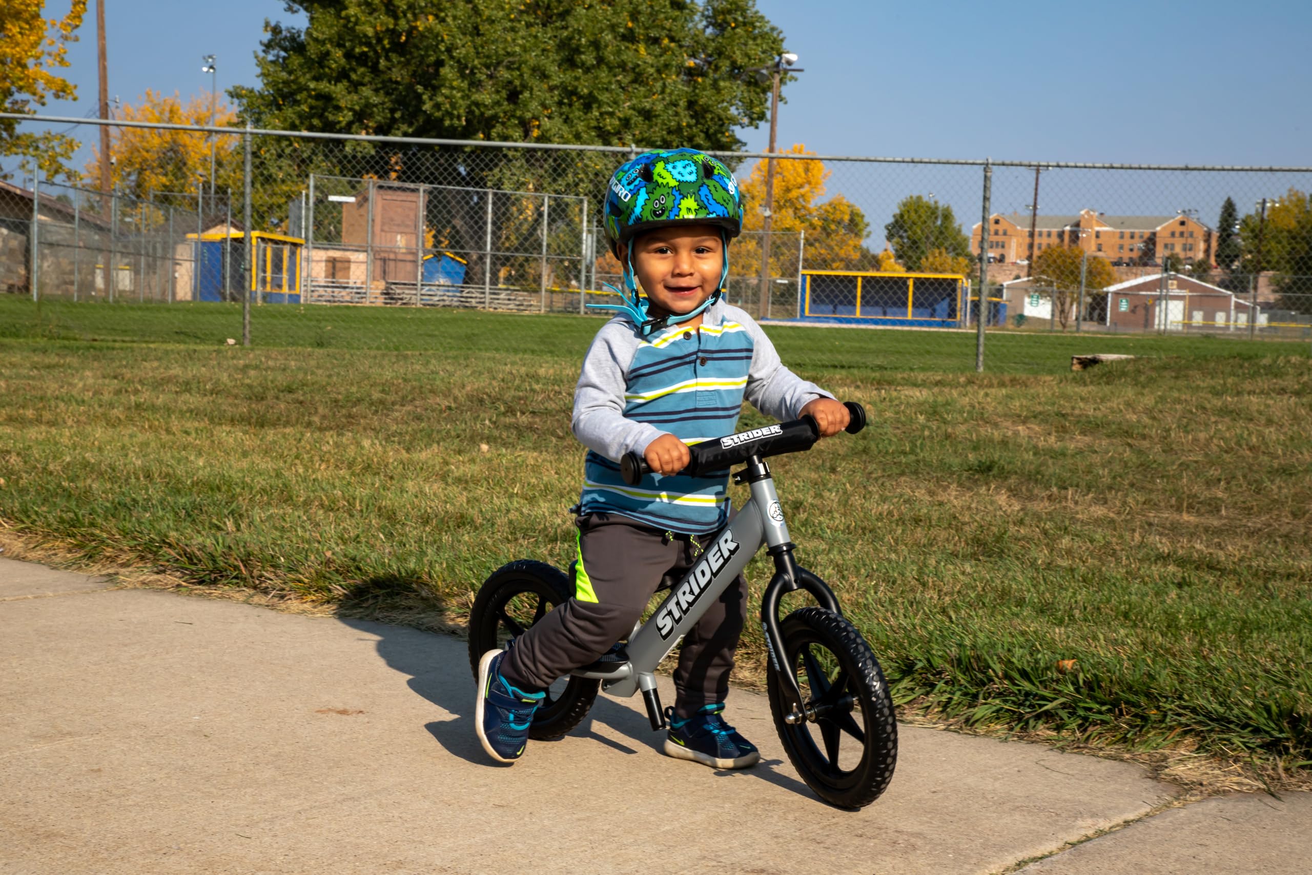 Strider 12 Sport Bike - Fahrrad ohne Pedale für Kinder - Laufrrad ab 1 bis 4 Jahre - Baby Lauflernrad, Ultraleicht, Höhenverstellbarer Sattel, 12 Zoll Räder
