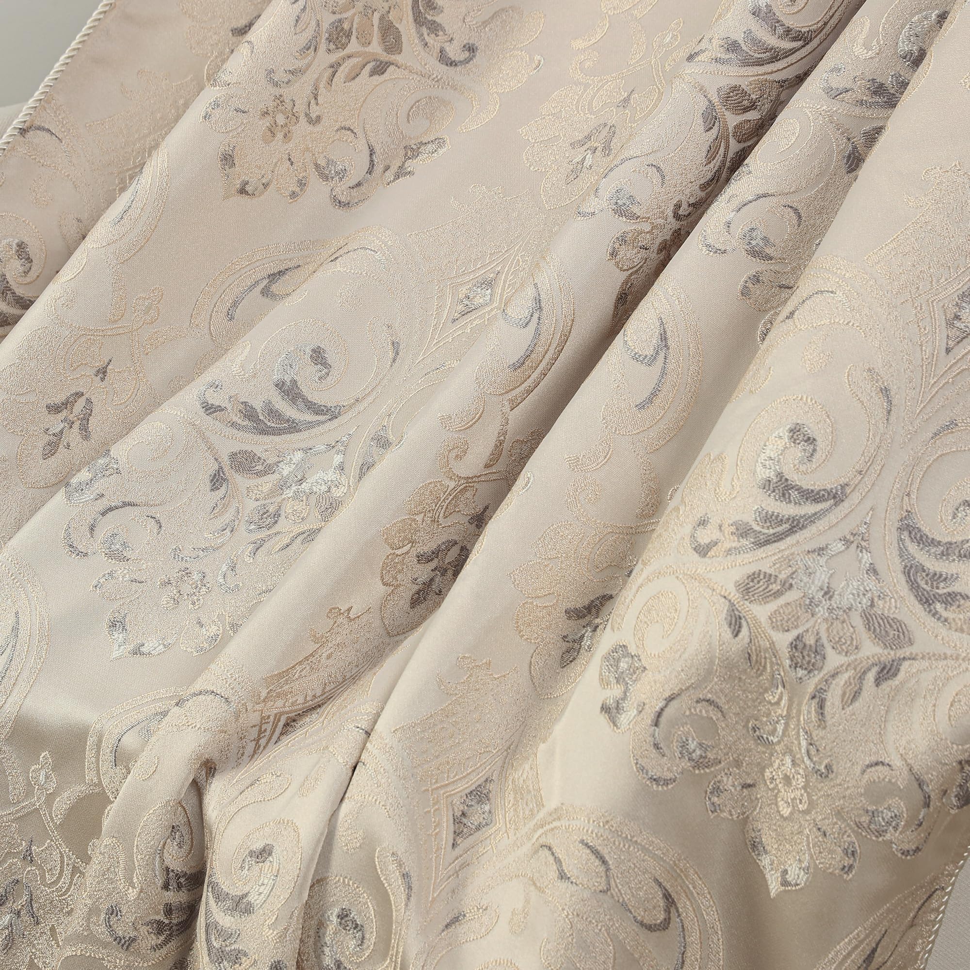 Manta Sofá de Jacquard Damasco, Manta Clásica de Lujo con Borlas para Cama Sofa Sillón Reclinable Sala de Estar Dormitorio 132x182cm (Beige)