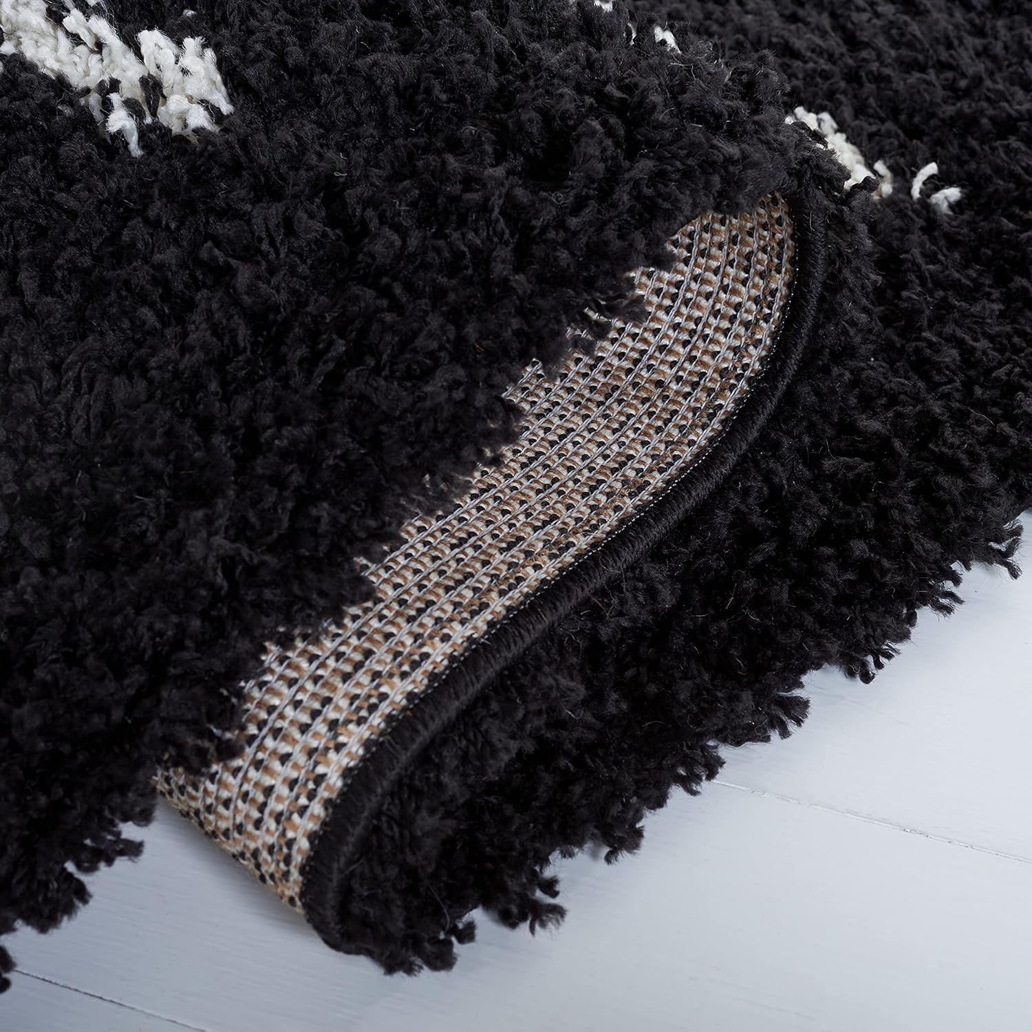 SAFAVIEH Venus Shag Collection Runner Rug - 2'2" x 8', Black & Ivory, Stripe Design, Non-Shedding & Easy Care, 1.8-inch Thick Ideal for High Traffic Areas in Living Room, Bedroom (VNS604Z)