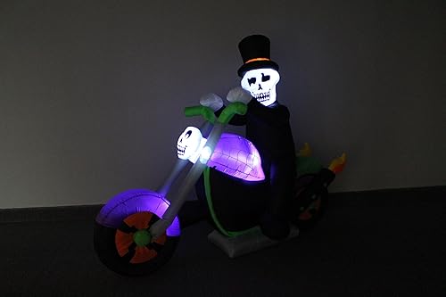 Miniatura 5 de Esqueleto inflable de Halloween de 6 pies de largo para montar en motocicleta, luces LED, decoración al aire libre e interior, decoración de patio,