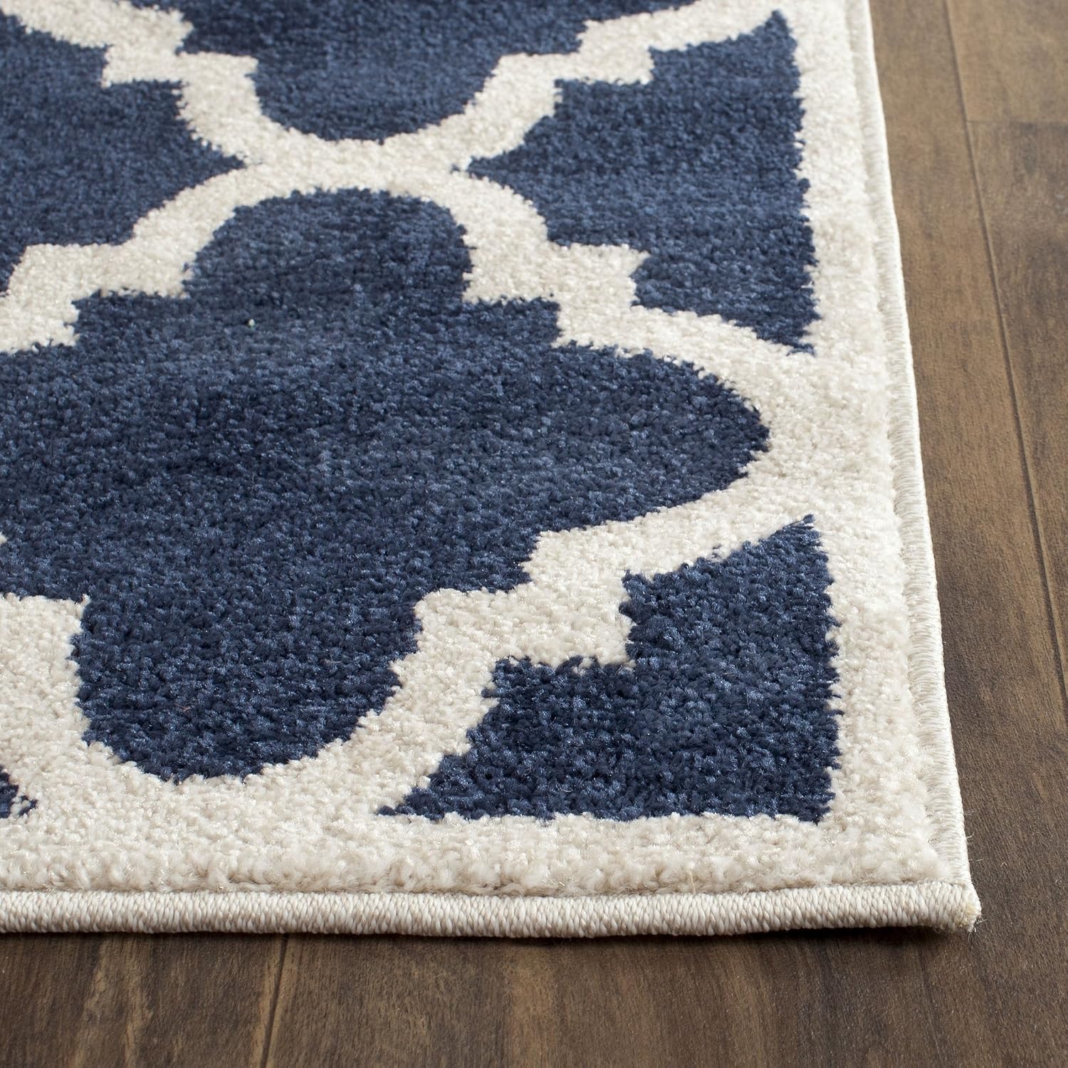 SAFAVIEH Amherst Collection Runner Rug - 2'3" x 11', Navy & Beige, Moroccan Trellis Design, Non-Shedding & Easy Care, Ideal for High Traffic Areas in Living Room, Bedroom (AMT423P)