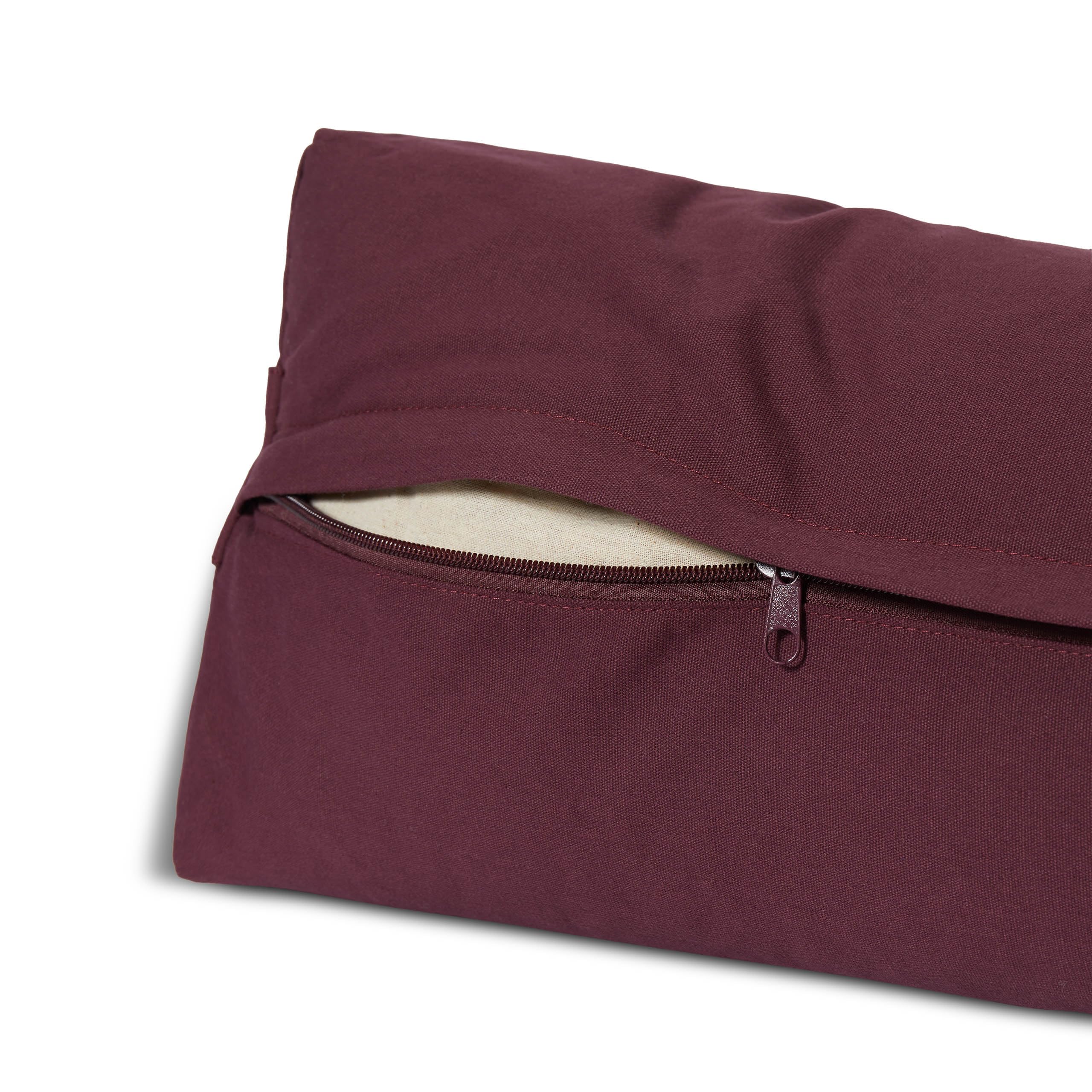 Bolster yoga angolare »Paravati« con pula di farro bio/ Lung. ca 67cm e ca. 13cm Altezza - ideale come cuscino yoga/cuscino zafu/cuscino meditazione/supporto meditazione. 100% cotone- marrone terra