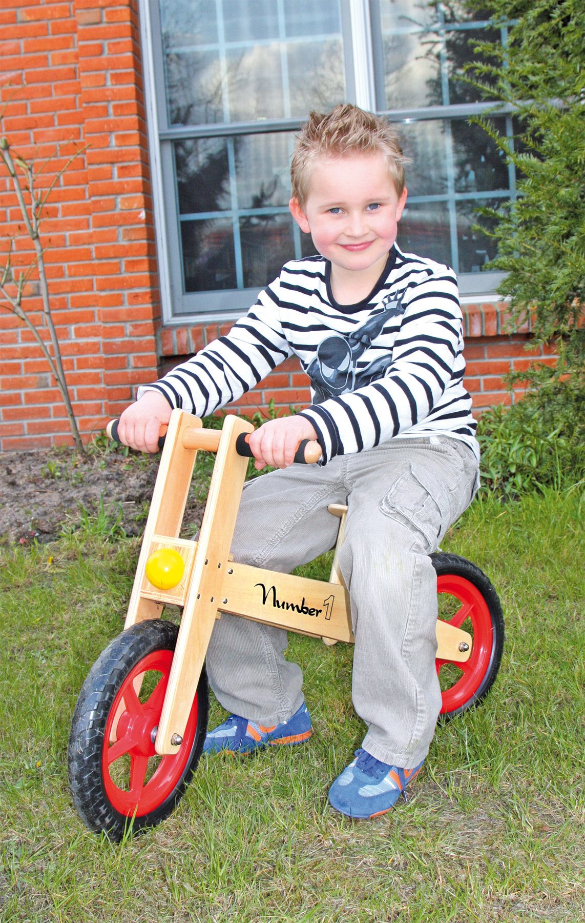 Small Foot 4713 Draisienne « Numéro 1 » en bois, fabrication solide, avec roues en caoutchouc et selle réglable en hauteur, à partir de 3 ans, NS