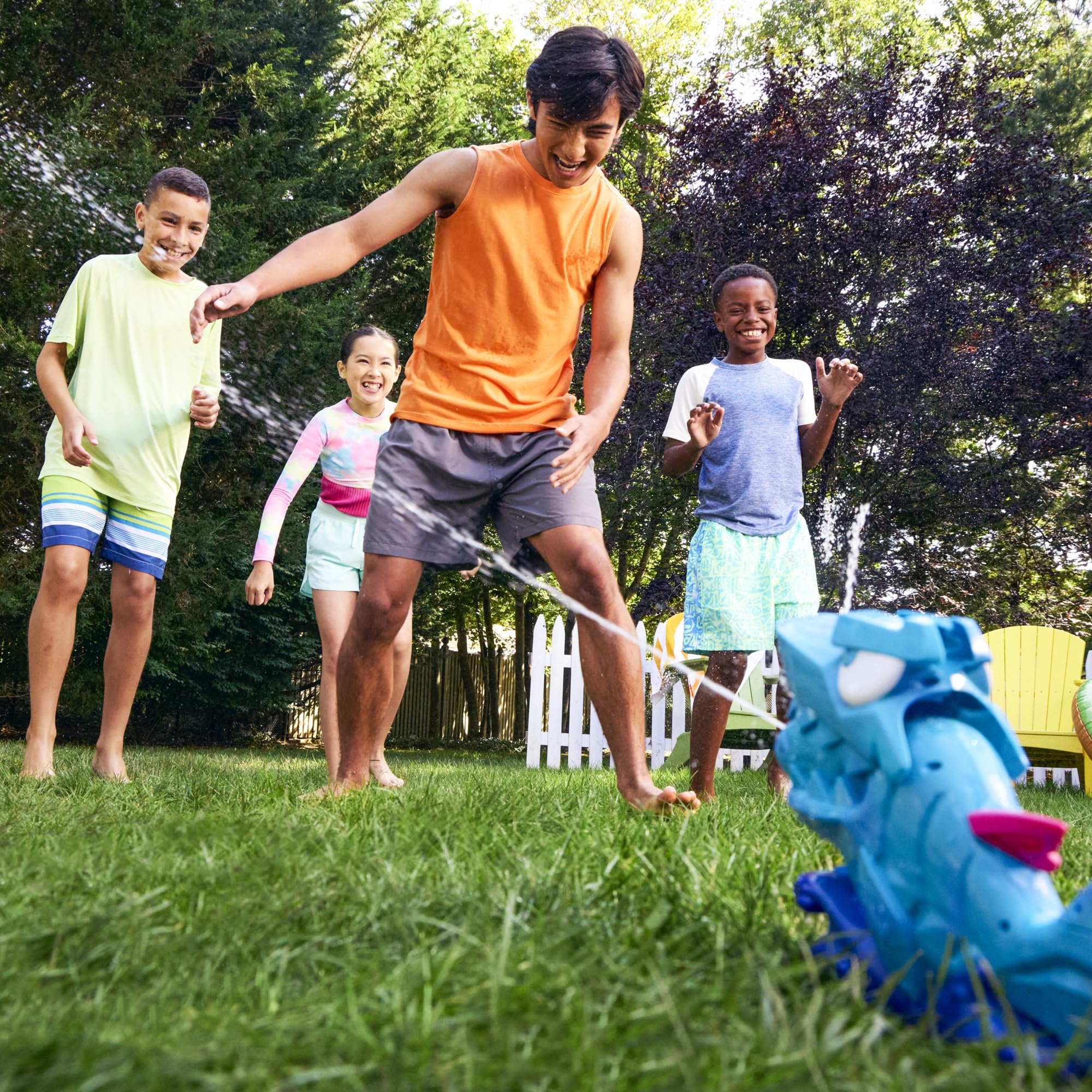 Zabawka wodna Nerf Super Soaker Hop & Chomp, polewanie strumieniami wody, kłapiąca szczęka, podłączanie do węża ogrodowego, zabawki dla dzieci do wodnej zabawy poza domem, wiek: od 3 lat