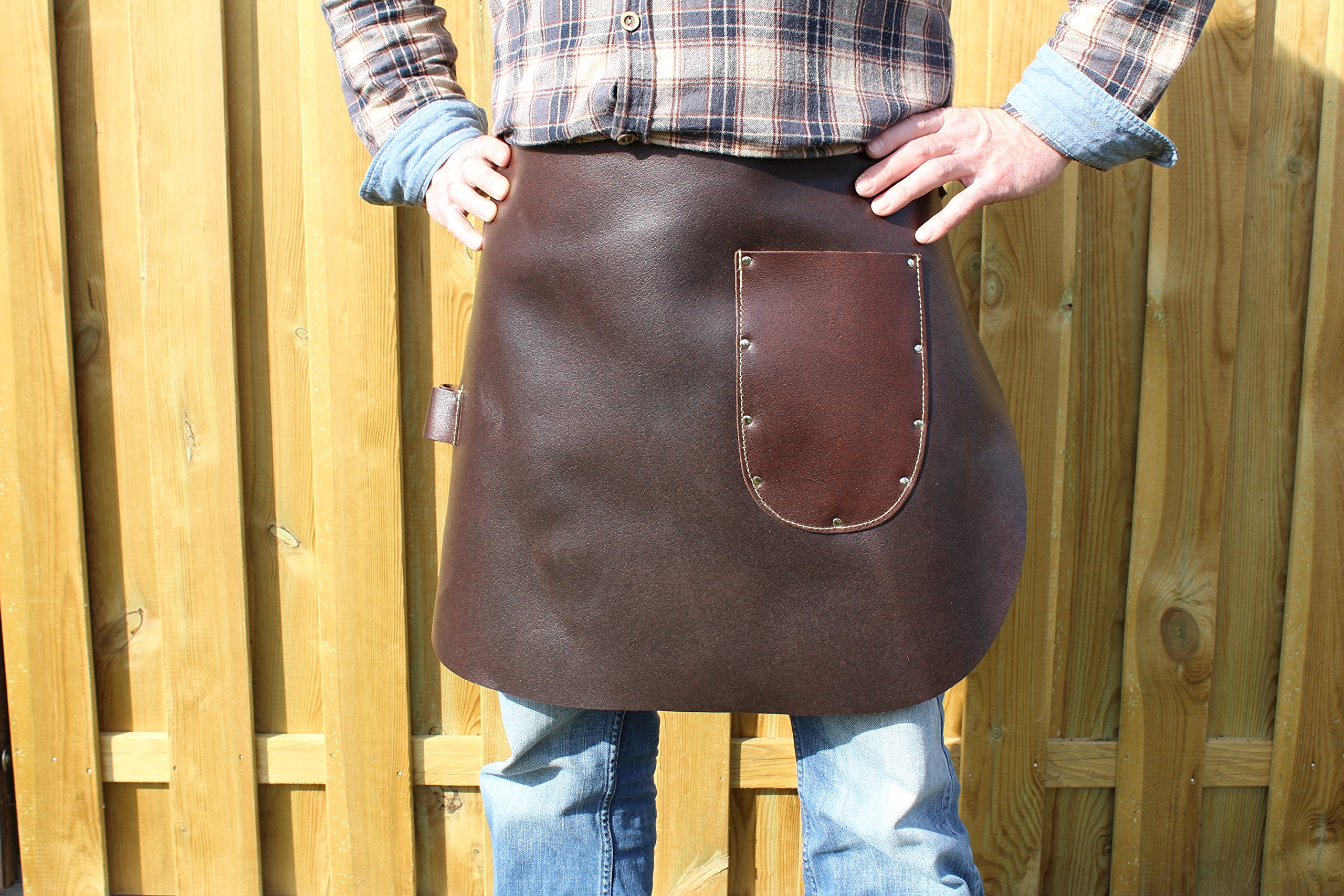 Tablier de menuisier en cuir véritable particulièrement résistant Tablier en cuir avec poche plate et porte-outils. Tablier en peau de mouton de qualité professionnelle Tablier également utilisable comme tablier de soudeur, tablier de charpentier