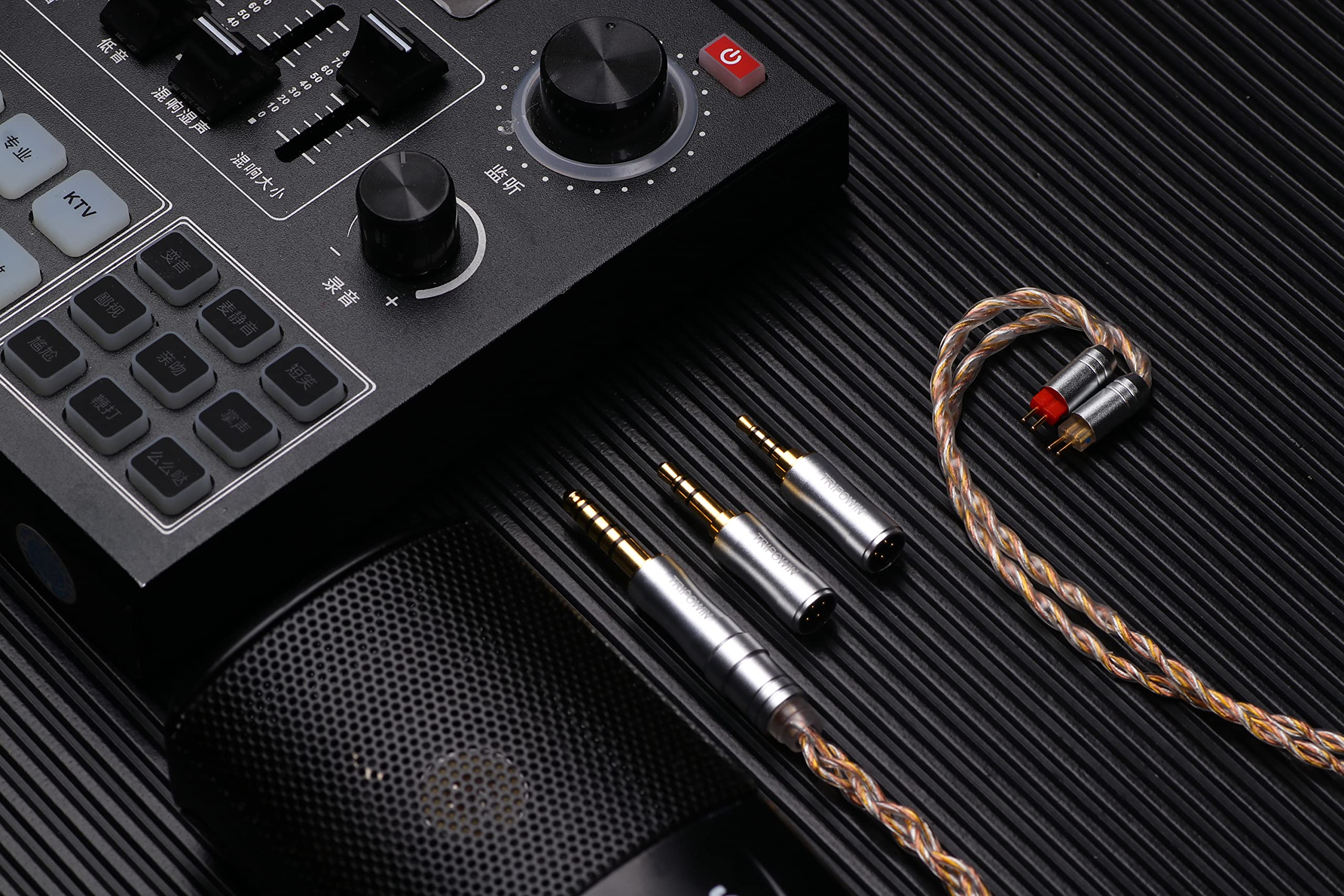 Linsoul Tripowin Petrichor 4 Noyaux 26AWG OCC Cooper+OCC Plaqué Argent +OCC Gold-Plated câble audio hi-fi amélioré avec fiche détachable 3-en-1 2.5mm/3.5mm/4.4mm (0.78 2pin)