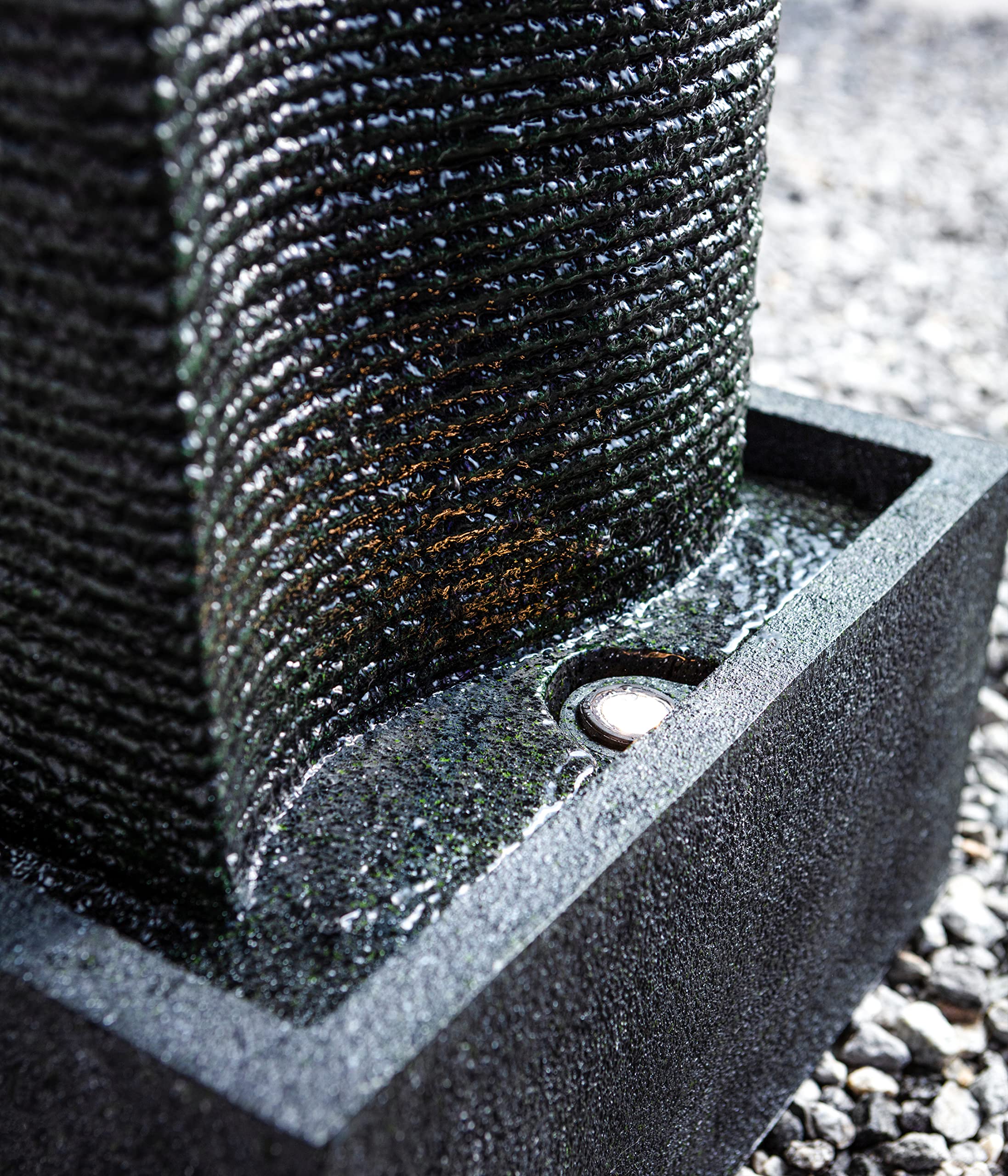Dehner Gartenbrunnen Muro mit LED Beleuchtung, Steinoptik, ca. 80.5 x 37 x 22.5 cm, Polyresin, dunkelgrau