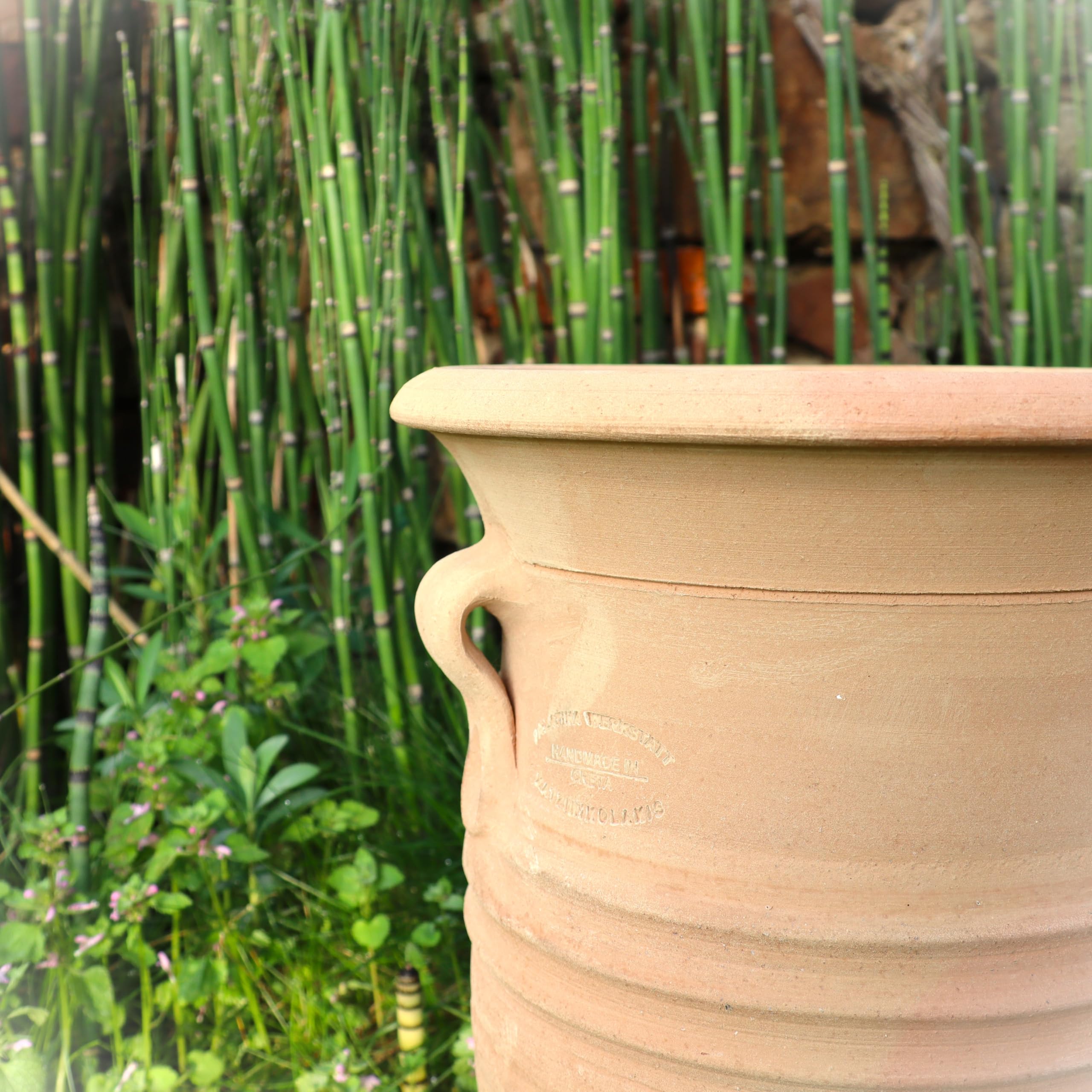 Anfora Cistus-2 40 cm fatta a mano in Grecia, resistente al gelo e all'inverno, per giardino, terrazza e balcone, decorazione da giardino mediterranea, vaso in terracotta per esterni