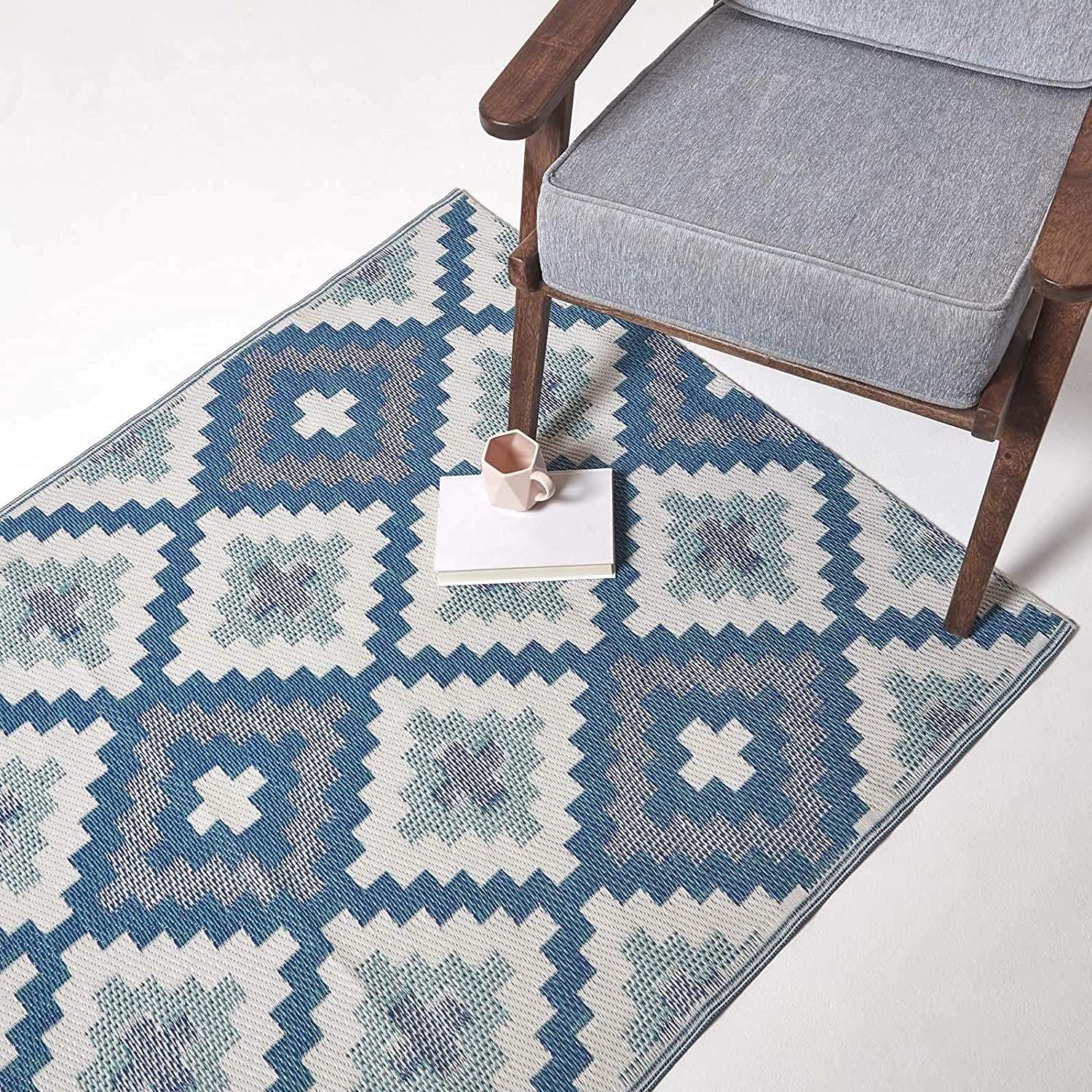 HOMESCAPES Alfombra de exterior azul para jardín o patio, 100% plástico reciclado, 180 x 270 cm, ligera, impermeable, geométrica, diseño azteca "Mia" alfombra tejida para el suelo interior y exterior