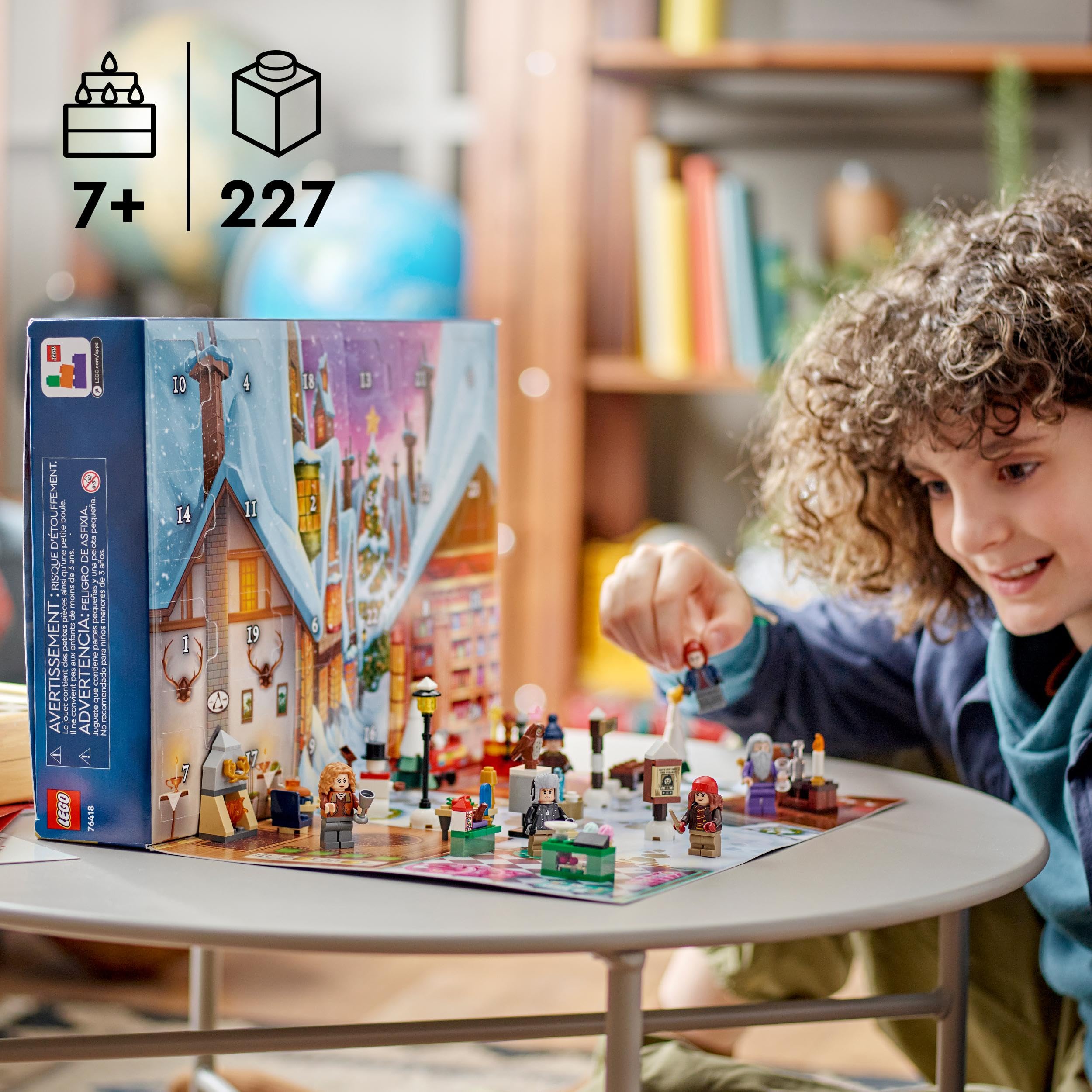 LEGO 76418 Harry Potter Kalendarz adwentowy 2023, 24 Niespodzianki w tym 18 Minimodeli z Wioski Hogsmeade i 6 Minifigurek, Prezent na Mikołaja dla Dzieci, Chłopca i Dziewczynki, Odliczanie do Świąt