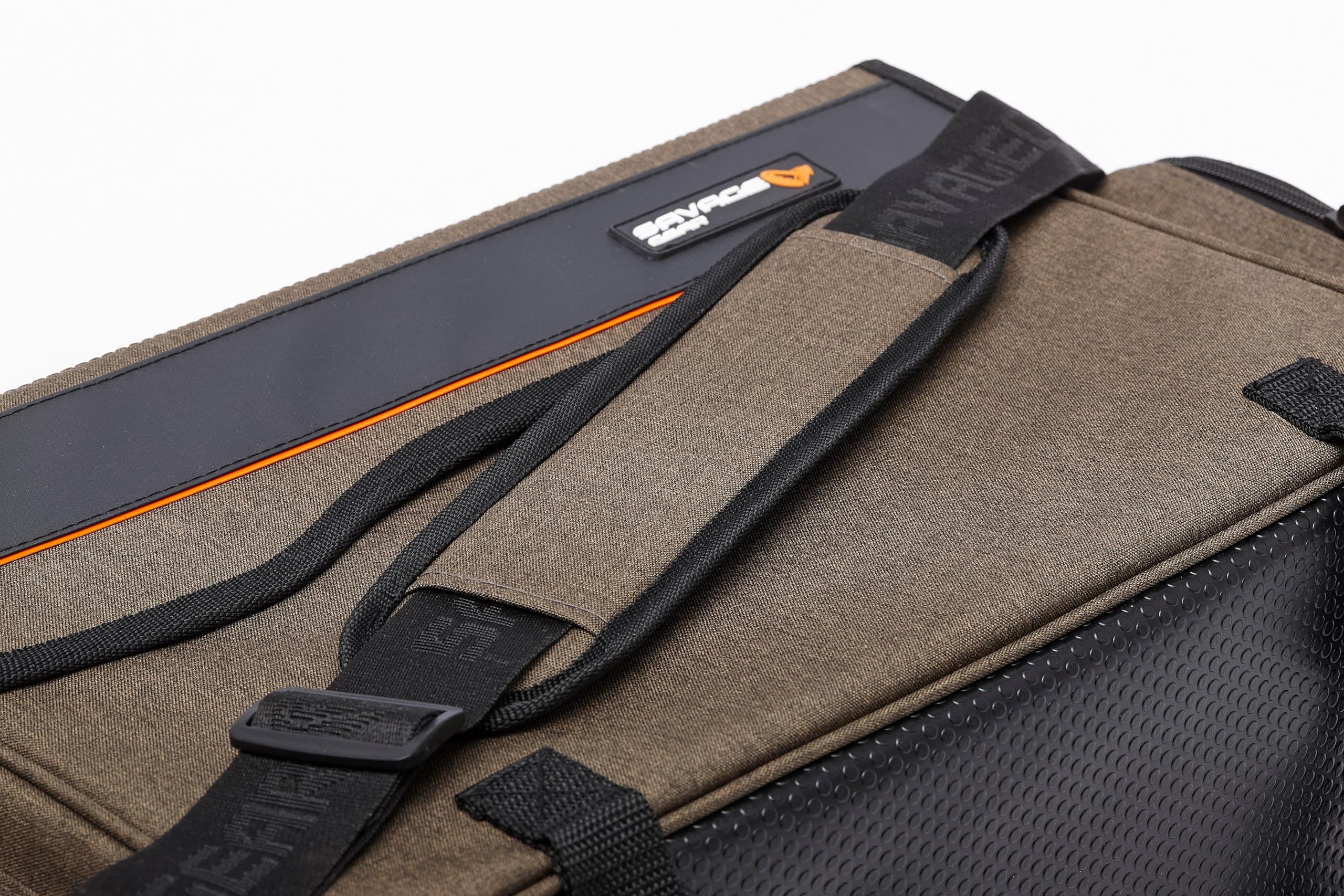 Savage Gear Specialist Shoulder Köder Tasche - Kompakte Angel-Umhängetasche mit UV-geschützten Köderboxen, ergonomischem Tragegurt, perfekt für Mobile Angler, Boots- und Uferangeln 16L