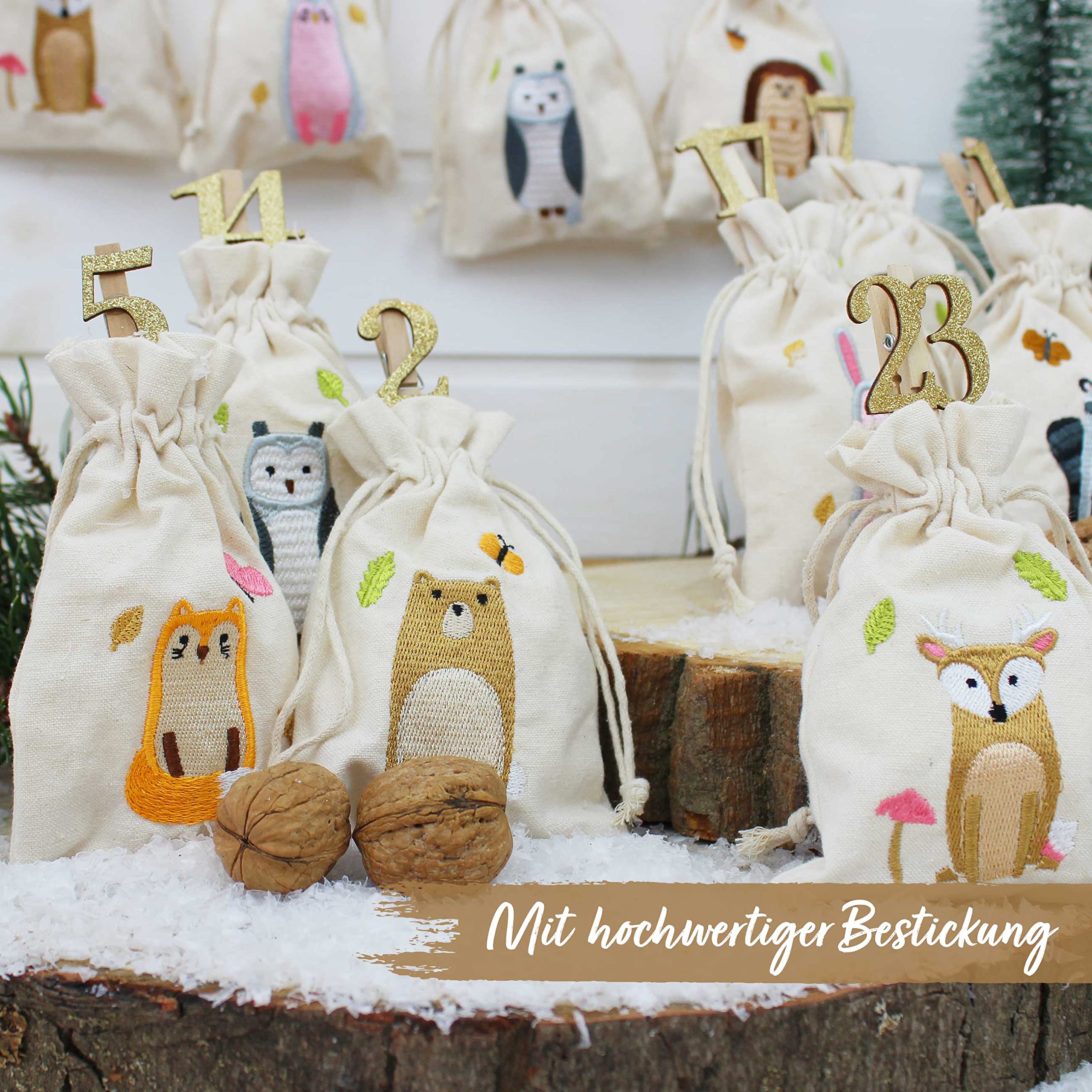 Papierdrachen Adventskalender 2025 - bestickte Stoffsäckchen „Waldtiere“ mit goldenen Holzzahlen - Stoffbeutel zum Befüllen & Dekorieren - Geschenkidee