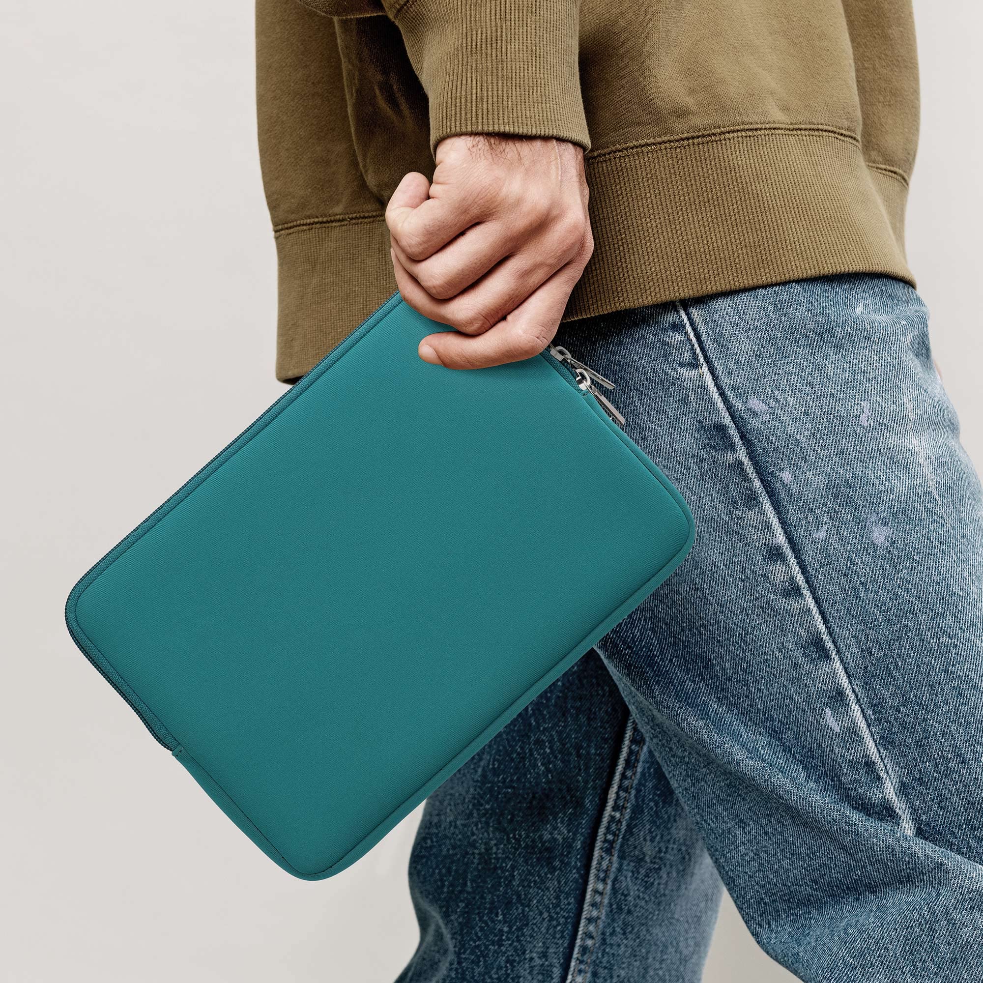 kwmobile Etui na tablet kompatybilne z tabletami 9,7"-11" - uniwersalne etui neoprenowe - pokrowiec ochronny Sleeve w kolorze petrol