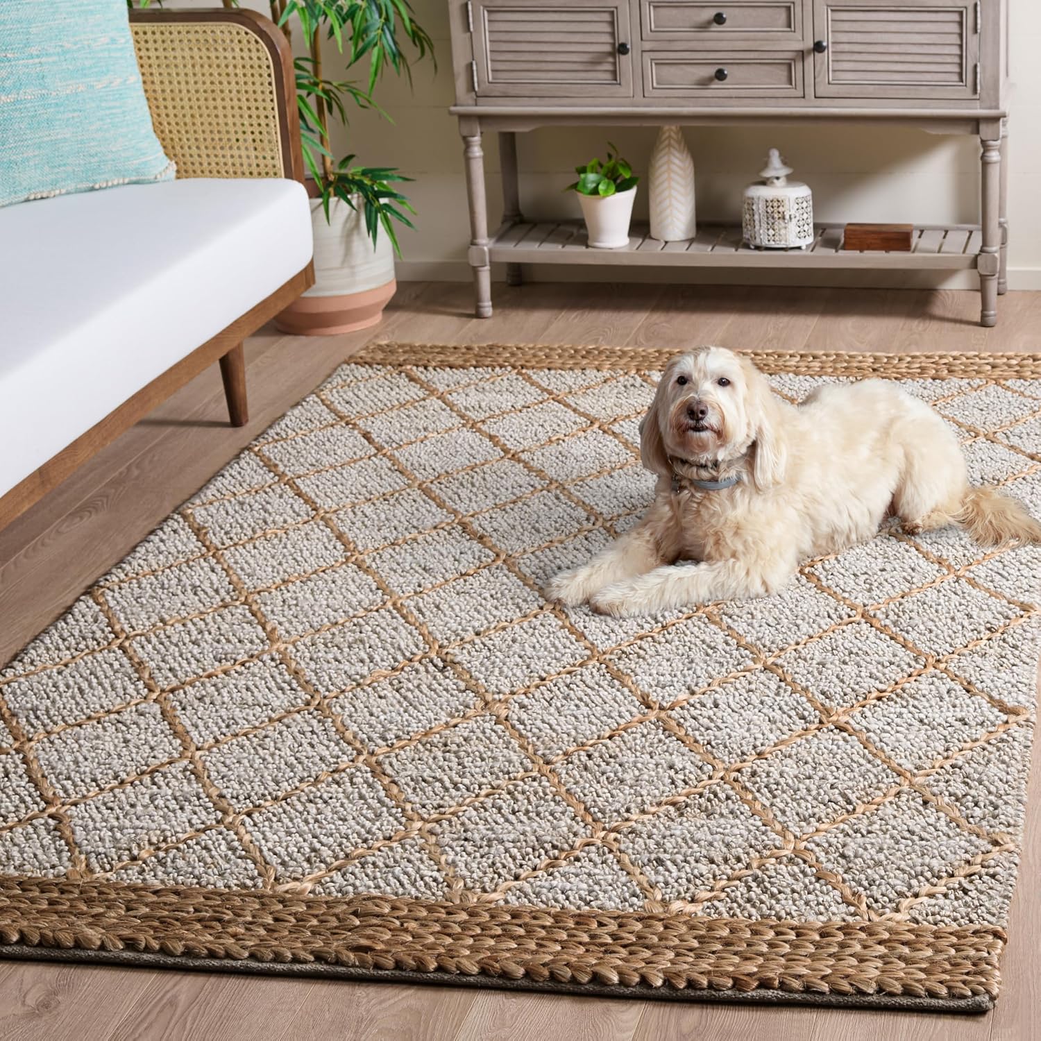 SAFAVIEH Area Rug 5x8 - Natural Fiber Collection - Grey & Natural, Flatweave Jute, Ideal for Living Room, Bedroom, Dining Space (NFB475G)