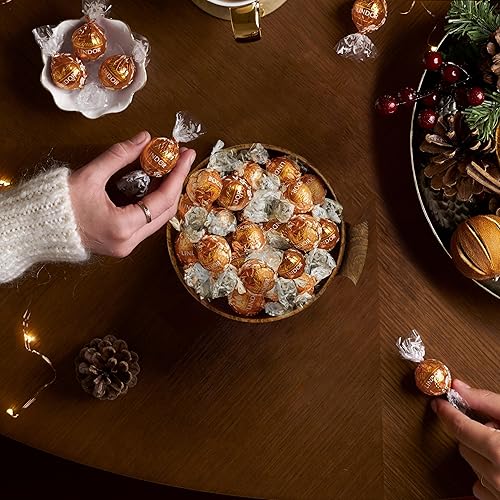 Vista 206 de Lindt LINDOR - Trufas de chocolate amargo con leche de avena, trufas de chocolate sin lácteos con centro de trufa suave y derretida, 5.1 onzas