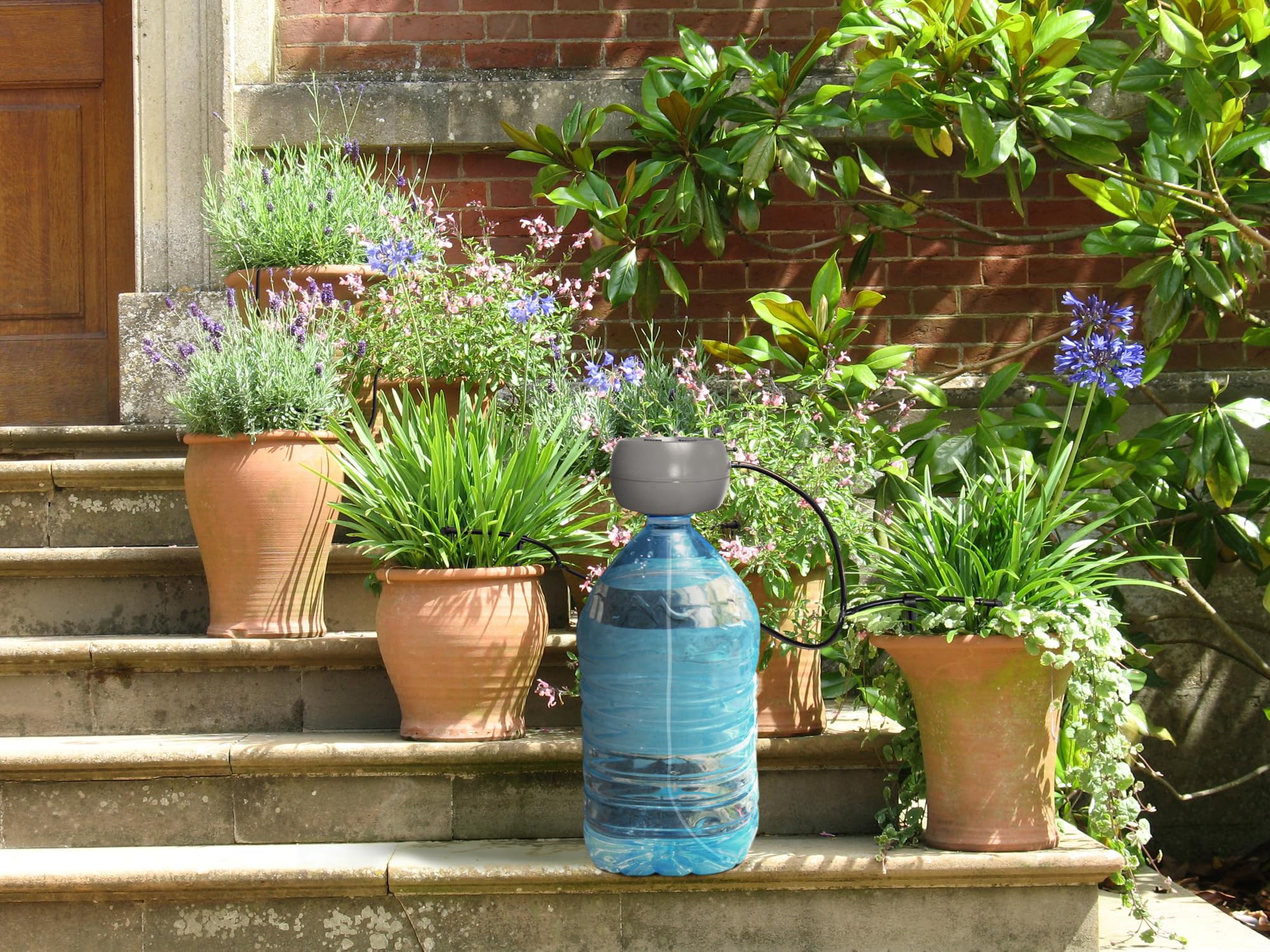 Jardibric - Kit Arrosage Goutte à Goutte Autonome avec Pompe Programmable Batterie - 10 Plantes