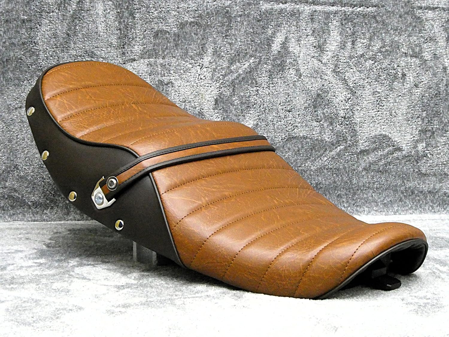 Walter ダイニングバーチェア キャラメルブラウン ダークブラウン系の