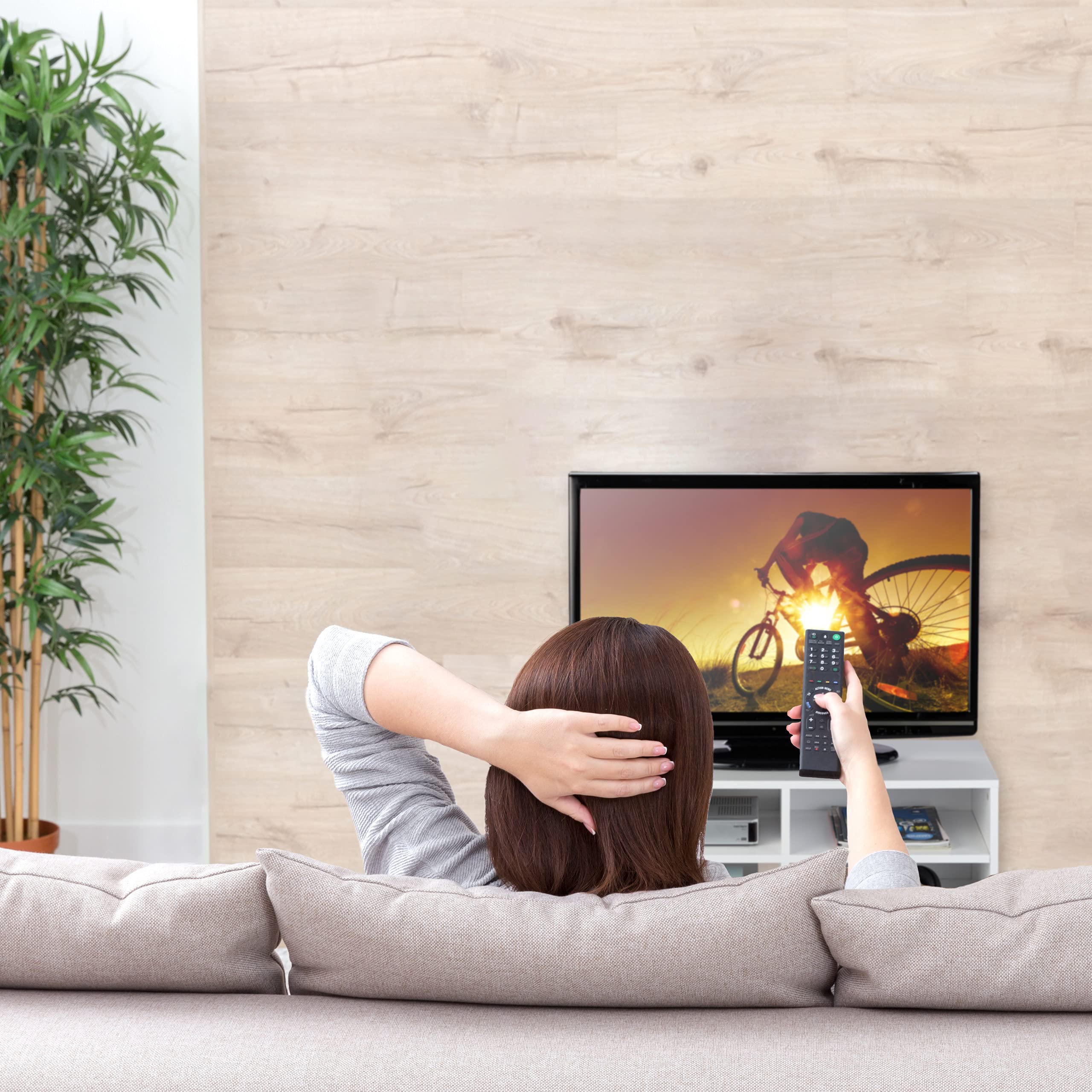 Relaxdays Mueble TV Ruedas con 4 Compartimentos, Mesa Televisión Salón, Tablero de Partículas, 35 x 80 x 35 cm, Blanco