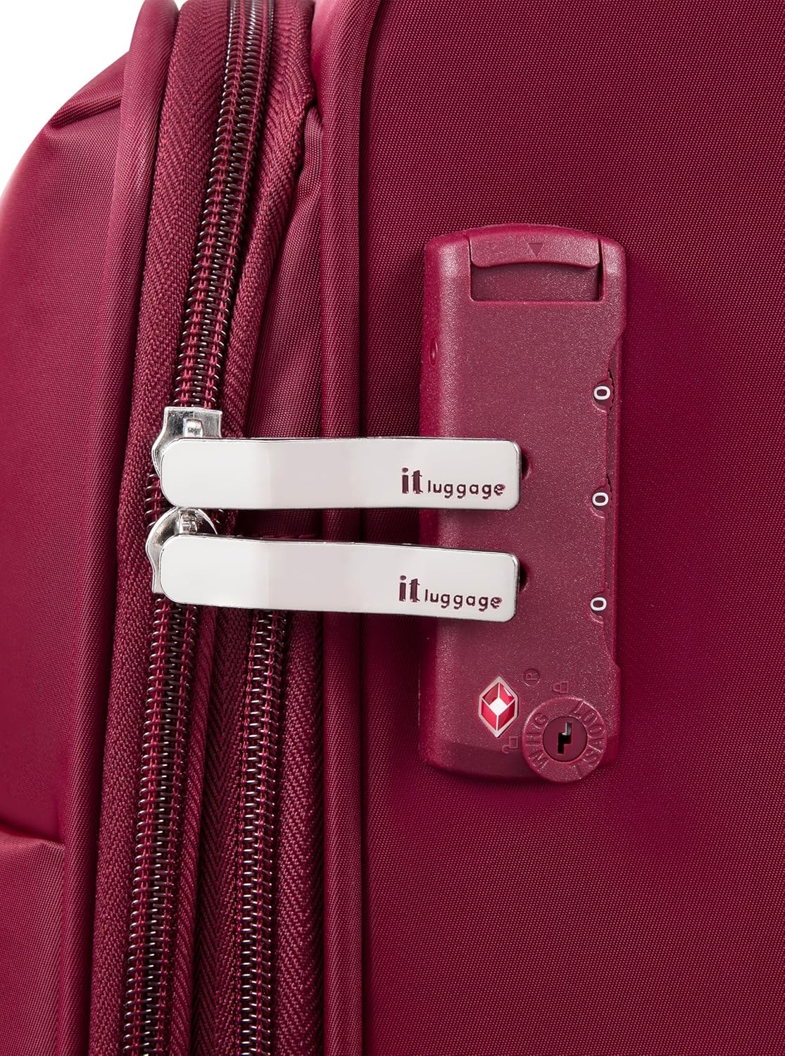 It Luggage Lustrous Luxe 32" Softside Checked 8 Wheel Spinner, French Port