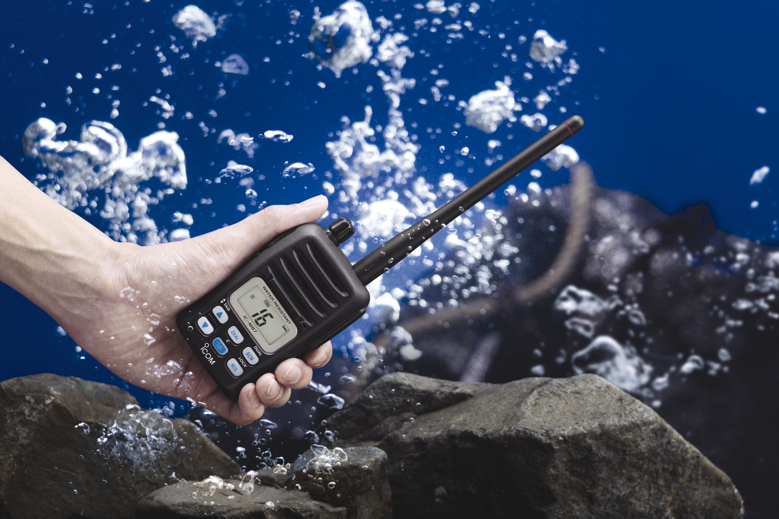 Icom M87 Marine/PMR, Radio marina VHF, colore: Nero [importato da Regno Unito]