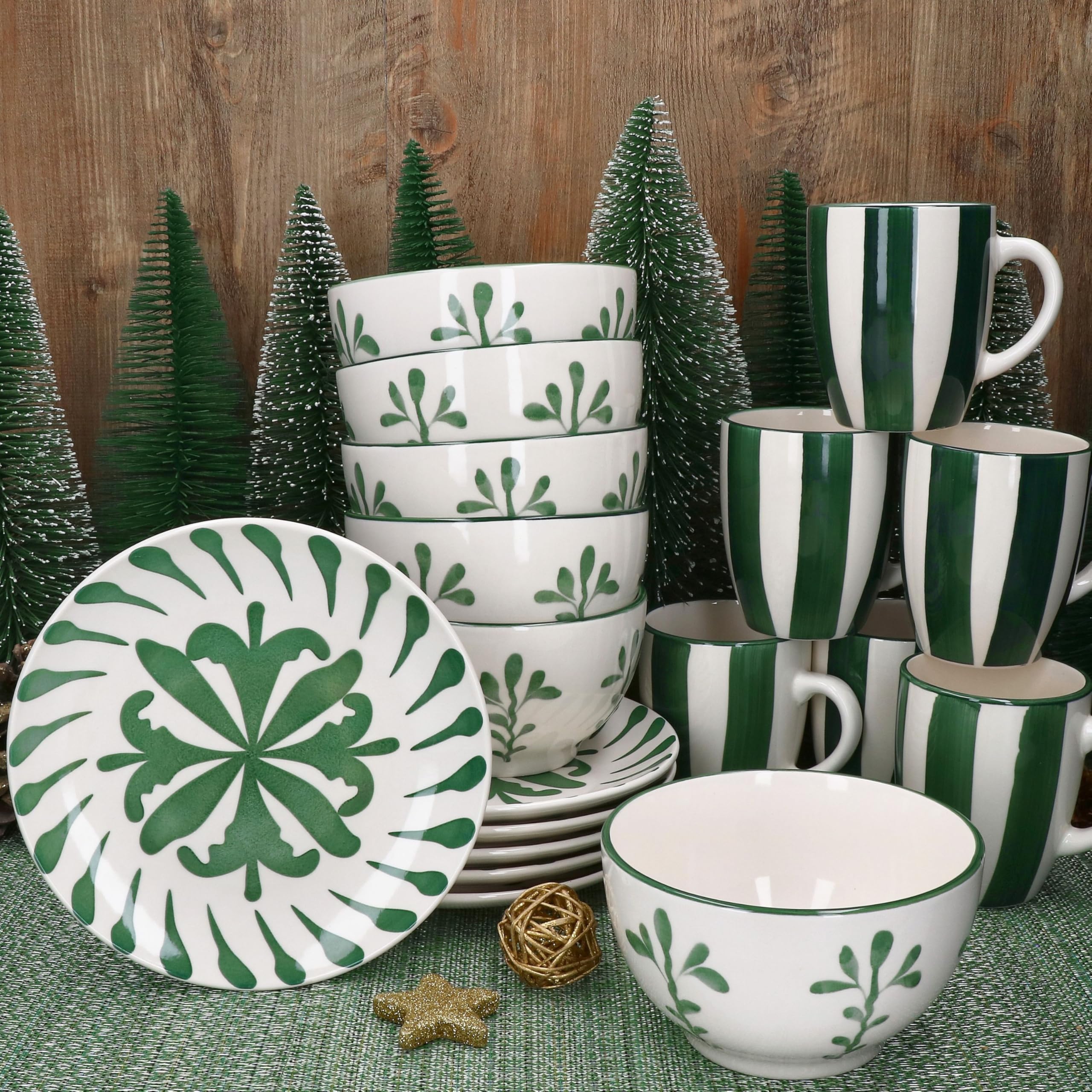 MamboCat Wald Green Service de petit-déjeuner 18 pièces I 6 petites assiettes à petit-déjeuner, bol à céréales et tasses à café pour 6 personnes avec branches et rayures I Noël