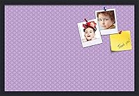 Vista 24 de PinPix Tablero de anuncios de corcho de 20 x 14 pulgadas. Este tablero decorativo enmarcado viene con diseño de círculos B W y un marco negro