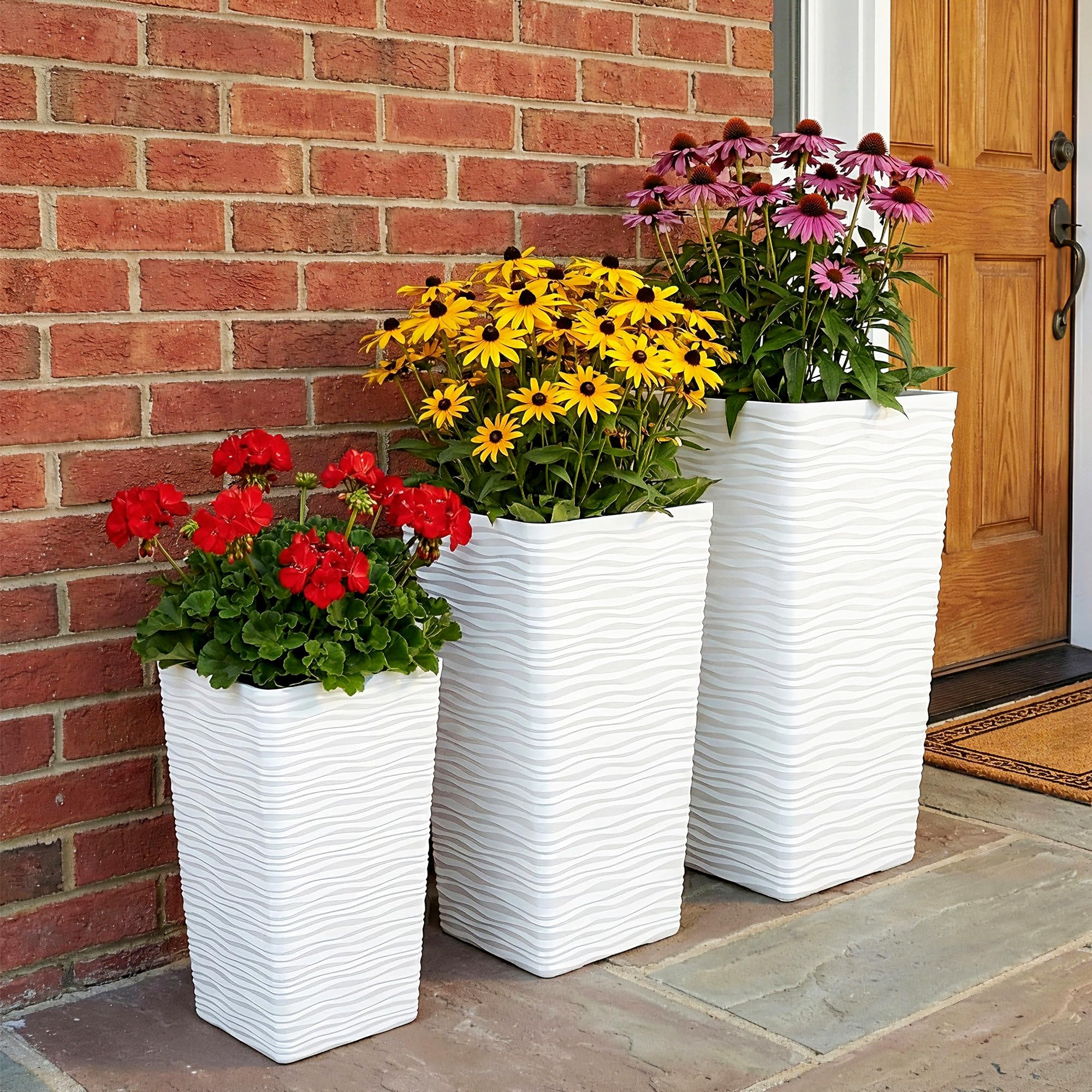 Outsunny Set di 3 Vasi da Esterno Impilabili con Motivo Ondulato, Vasi per Piante da Esterno Quadrati in Plastica per Fiori con Fori di Drenaggio, 42/55/65 cm, Bianco