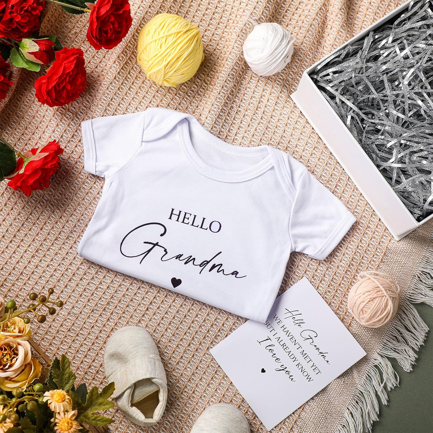 Shyyween 4 Pcs Pregnancy Announcement for Grandma, Hello Grandma Baby Bodysuit, Hello Grandma Pregnancy Reveal Card Baby Reveal Gift Box Baby Announcement Gifts Set for Grandma