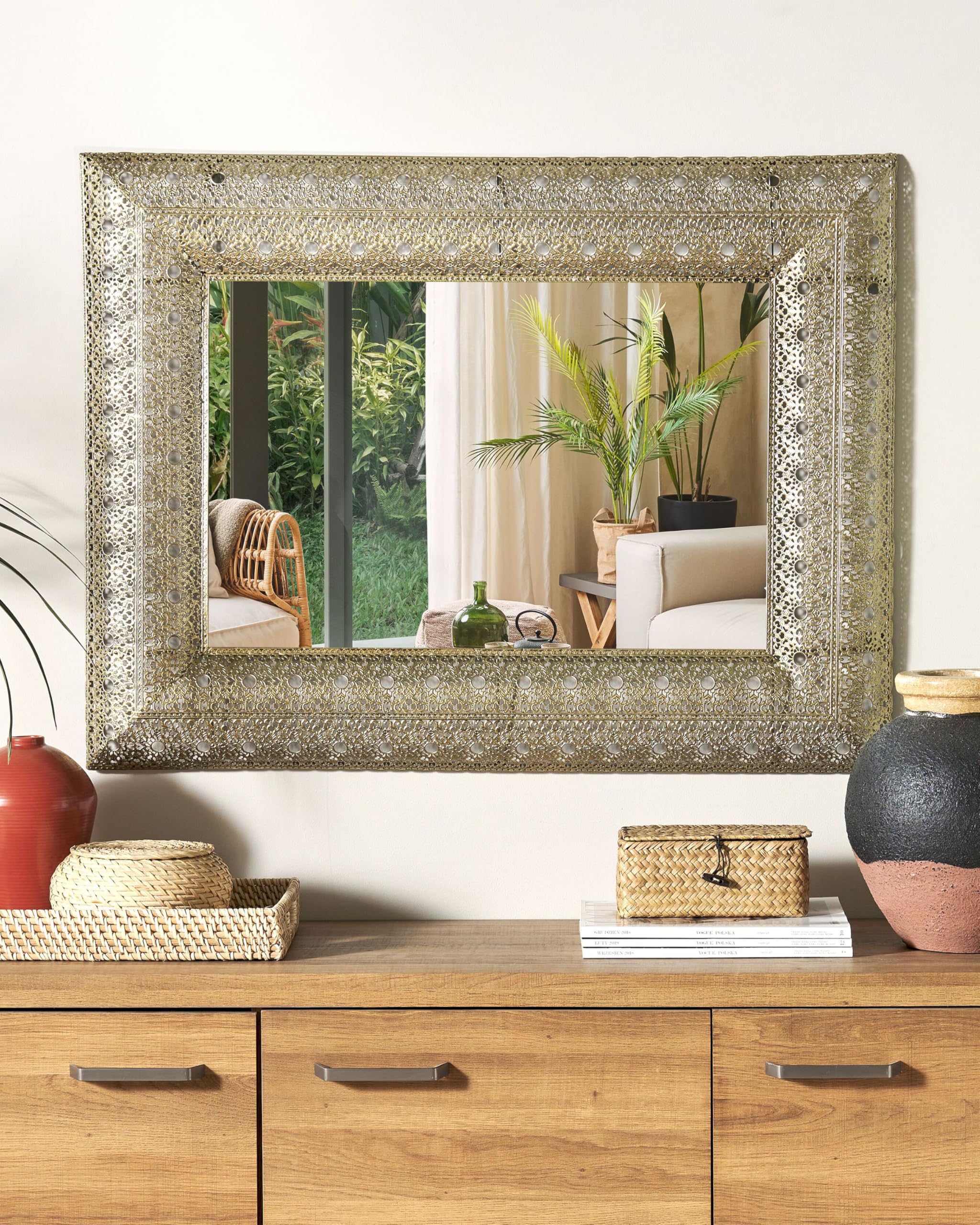 Espejo de pared dorado 69 x 90 cm marco accesorio decorativo Dehradun