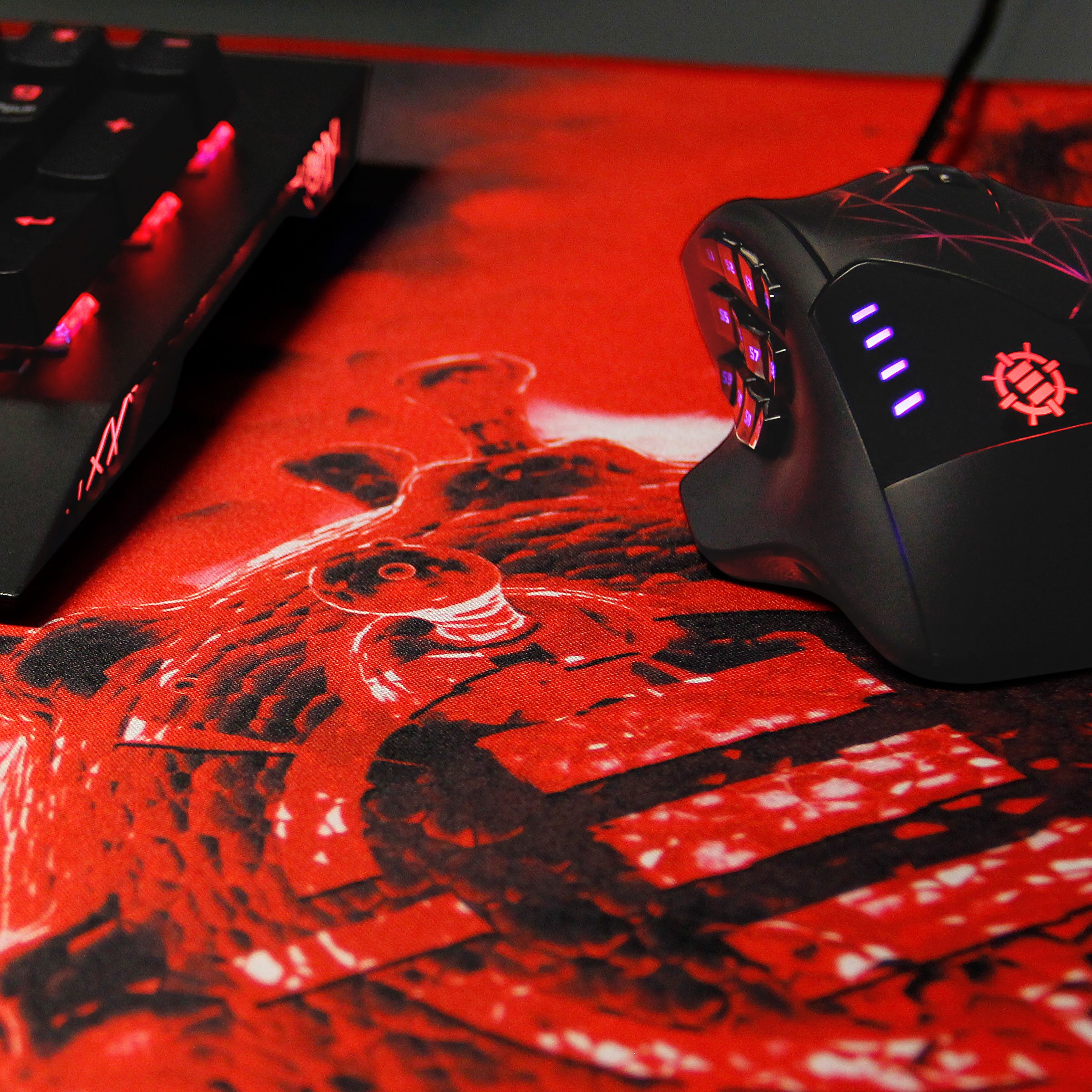 ENHANCE Mouse Pad da Gioco - Tappetino per Mouse XXL (80 x 35 cm) Cuciture Anti-Sfaldamento con Superficie di Scorrimento a Basso Attrito e Supporto Antiscivolo - Rosso