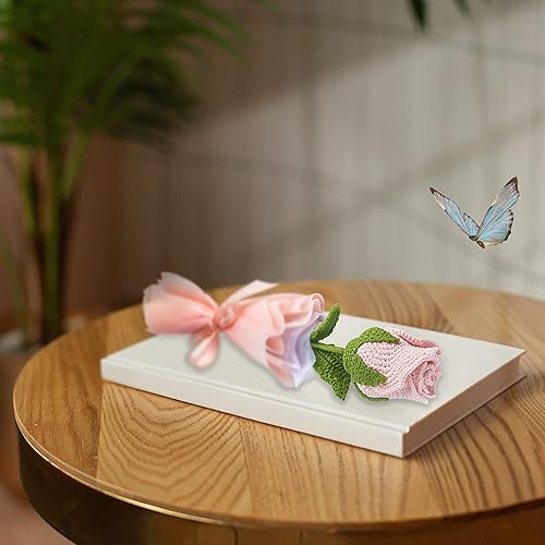 Miniatura 7 de Nurluce Crochet Flower Boquet Gift for Women Hand Knitted Artificial Fake Forever Roses with Gift Bag and Card Finished Hand Woven Rose Flowers Gift
