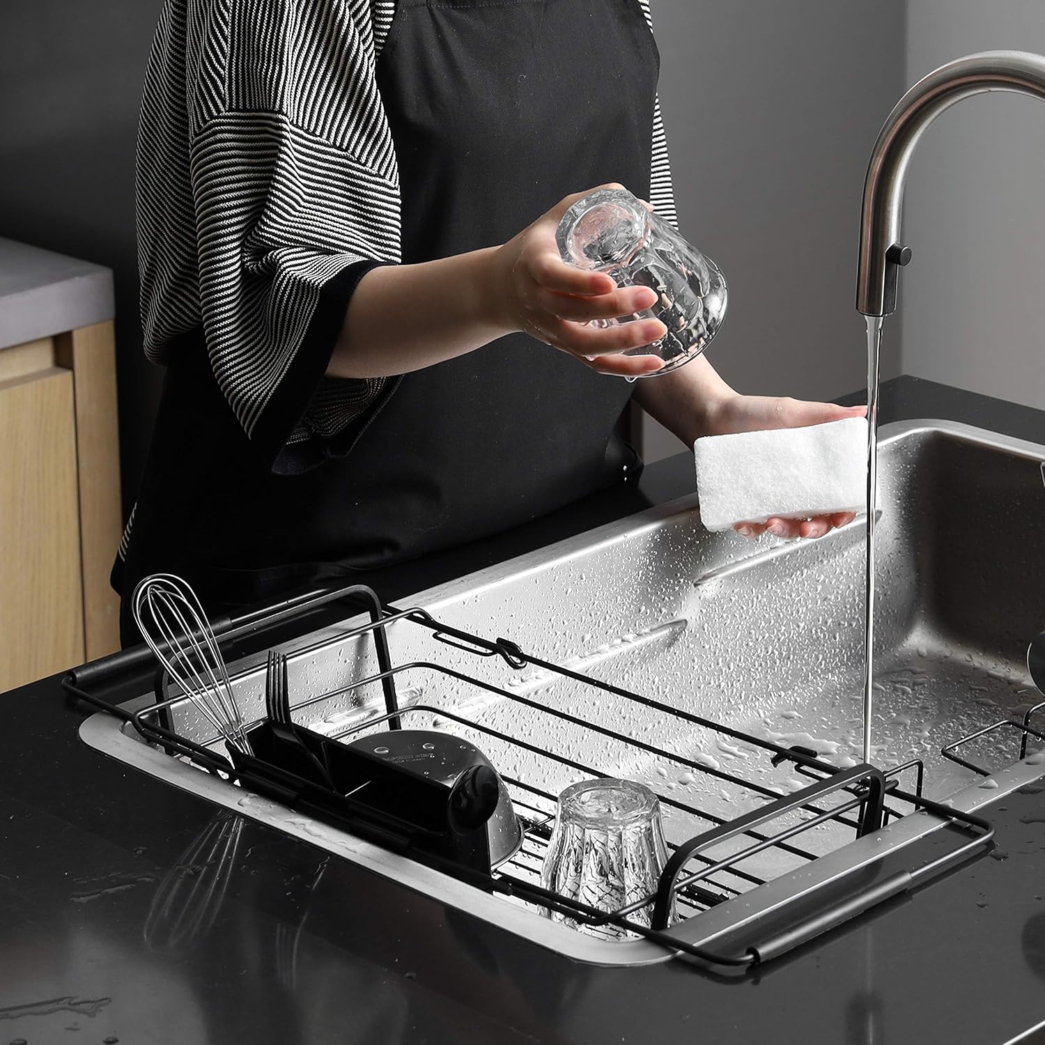 パール金属(PEARL METAL) AZ-5097 Drainer Basket, (約) 幅24.5×奥行41.5～57×高さ13.5cm, black (black 19-3911tcx)