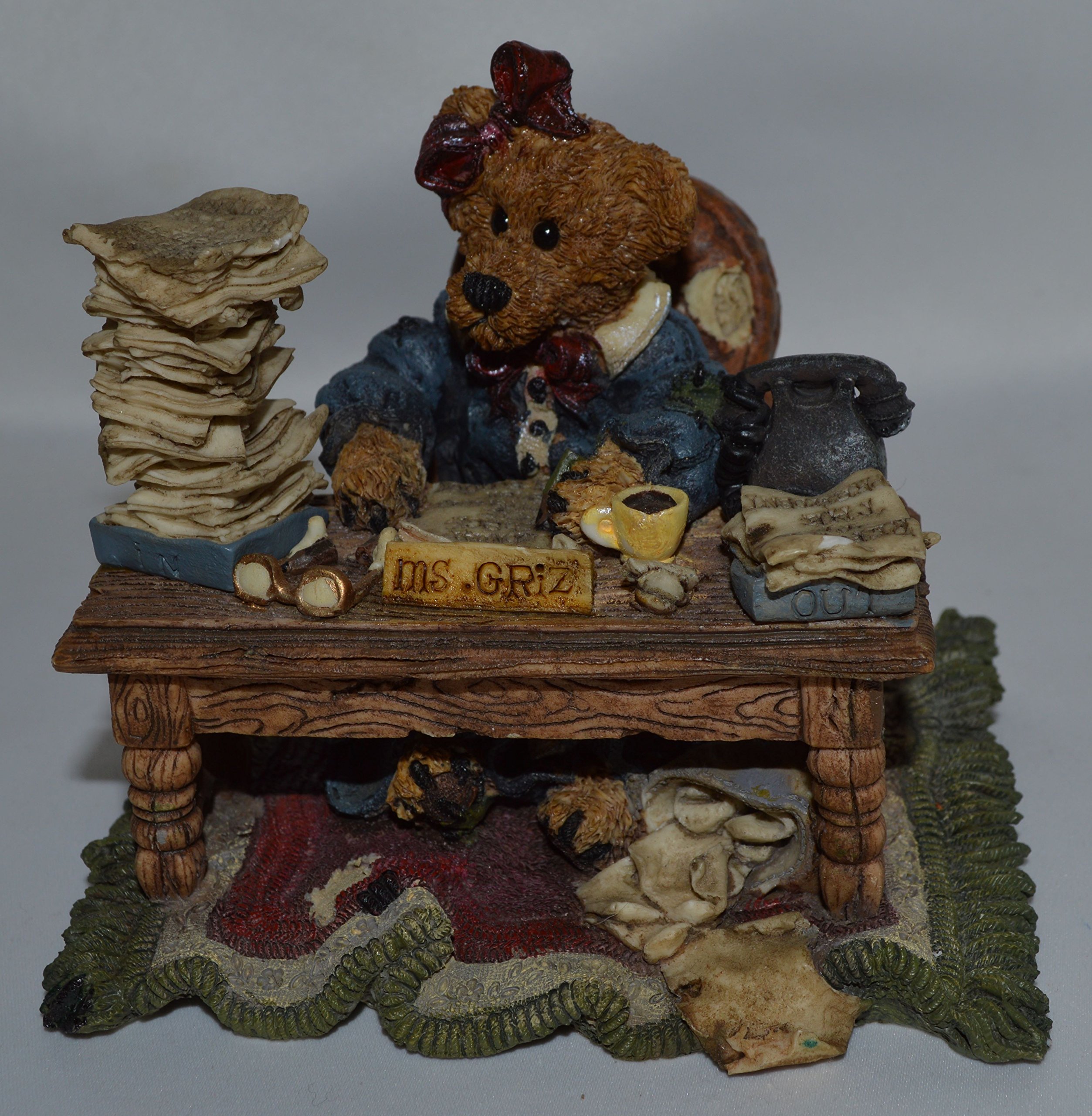 Amazon.com: The Boyds Collectable Boyd Bear Ms Griz Monday Morning