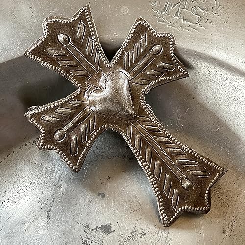 Miniatura 4 de Cruz decorativa pequeña, metal bronceado, hecho a mano de material reciclado, colección colgante de pared, colgante de milagro, 3.9 x 5.9 in