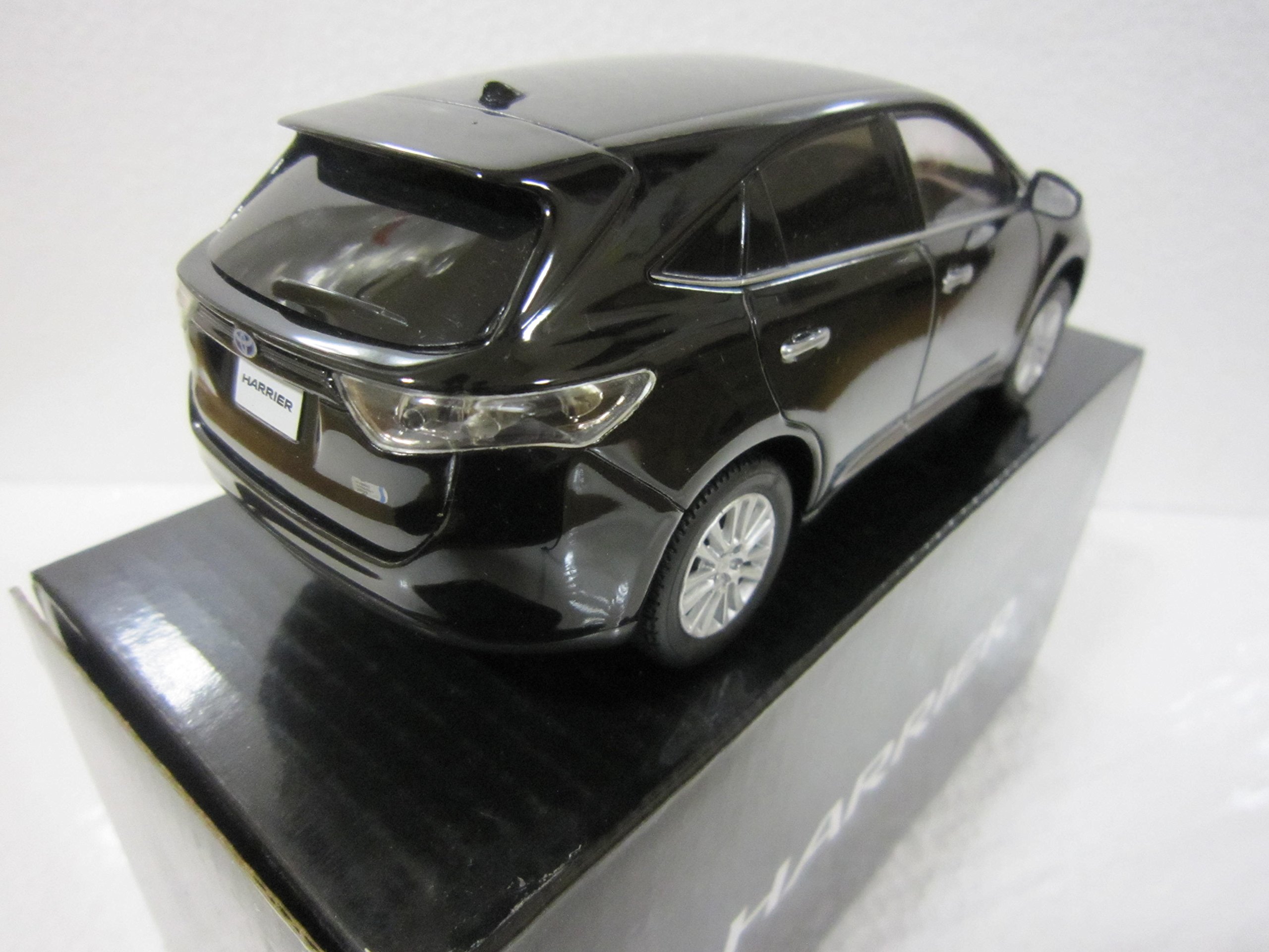 Amazon | トヨタ 1/30 オフィシャルミニカー ハリアー ハイブリッド 