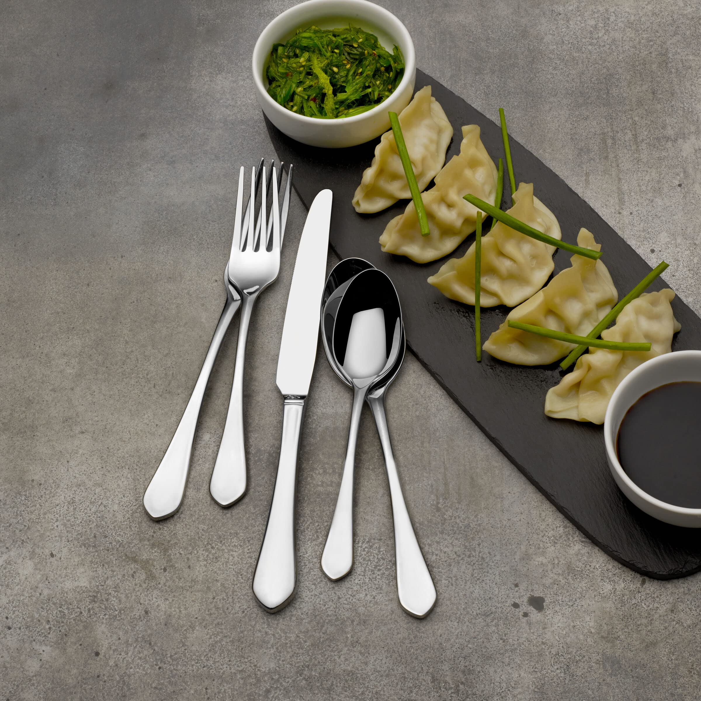 MIKASA Novaro Set Posate 20 Pezzi In Acciaio Inox 18/10 - Design Moderno E Sottile, Lavastoviglie