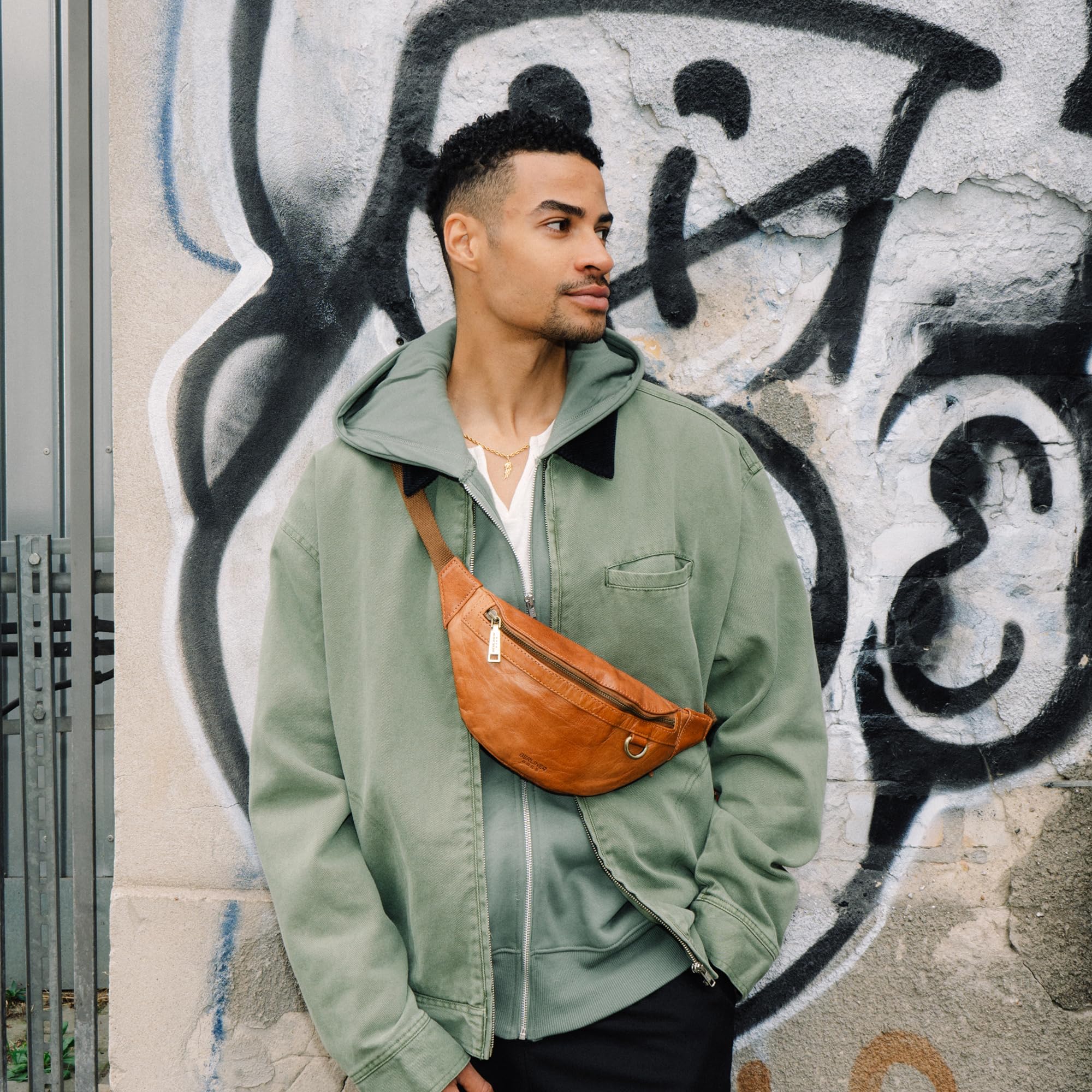 Berliner Bags Marsupio da Cintura Turin, Waist Bag Unisex Regolabile, Marsupio Uomo e Donna – Marrone