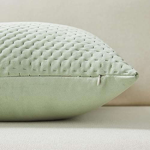Miniatura 5 de Juego de 2 fundas de almohada verde salvia de 18 x 18 pulgadas, fundas de almohada texturizadas de terciopelo para decoración de sofá cama